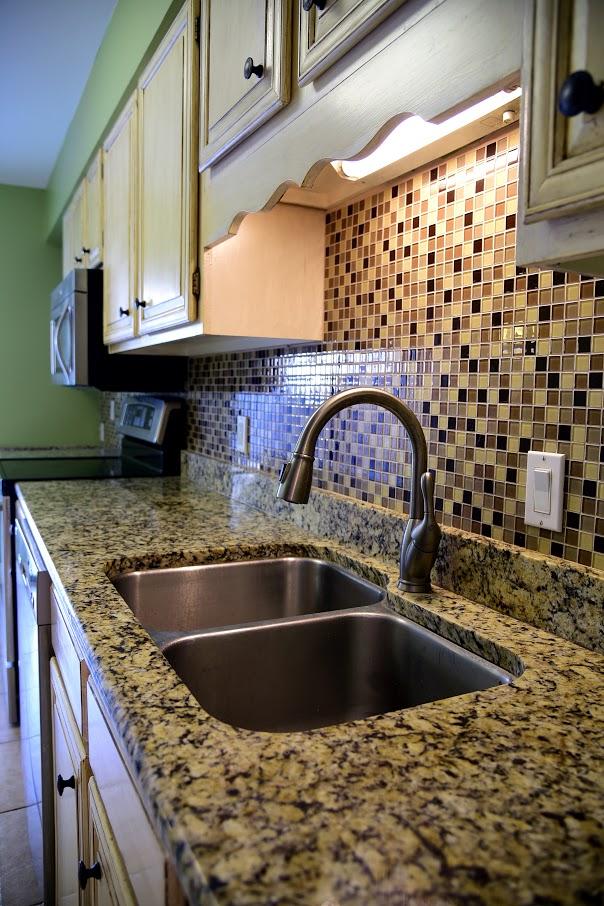 ROYAL OAK VILLAS BLUEWATER BAY - Residential