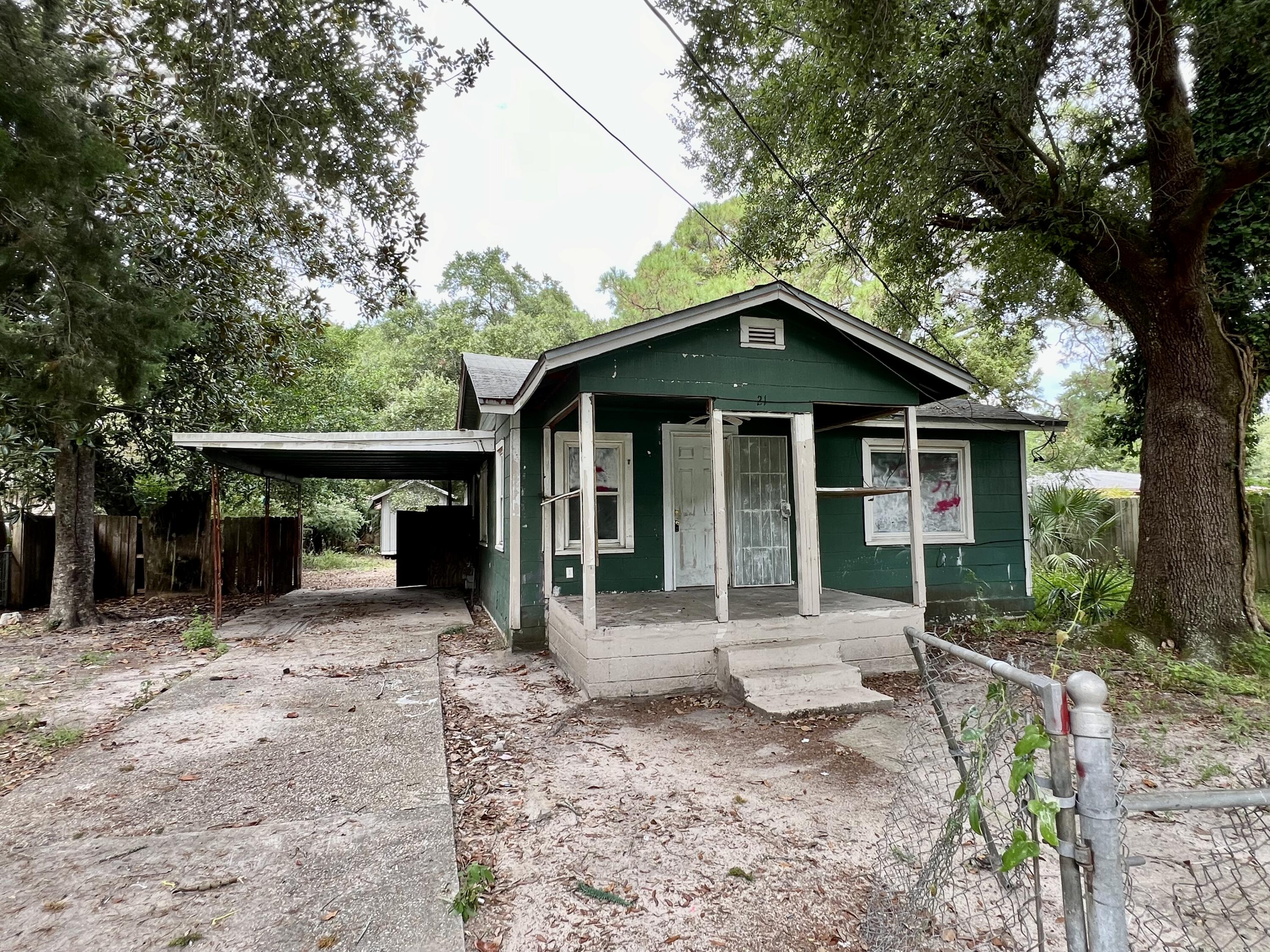 This 3-bedroom, 2-bathroom home offers a unique opportunity. The area is zoned multifamily giving additional opportunities for the home once remodeled. Located just a short distance from the water, this property proximity to boat launches, beaches, etc are within 1 mile of this home. Home is being sold as is, therefore cash or rehab loans only. Call today!