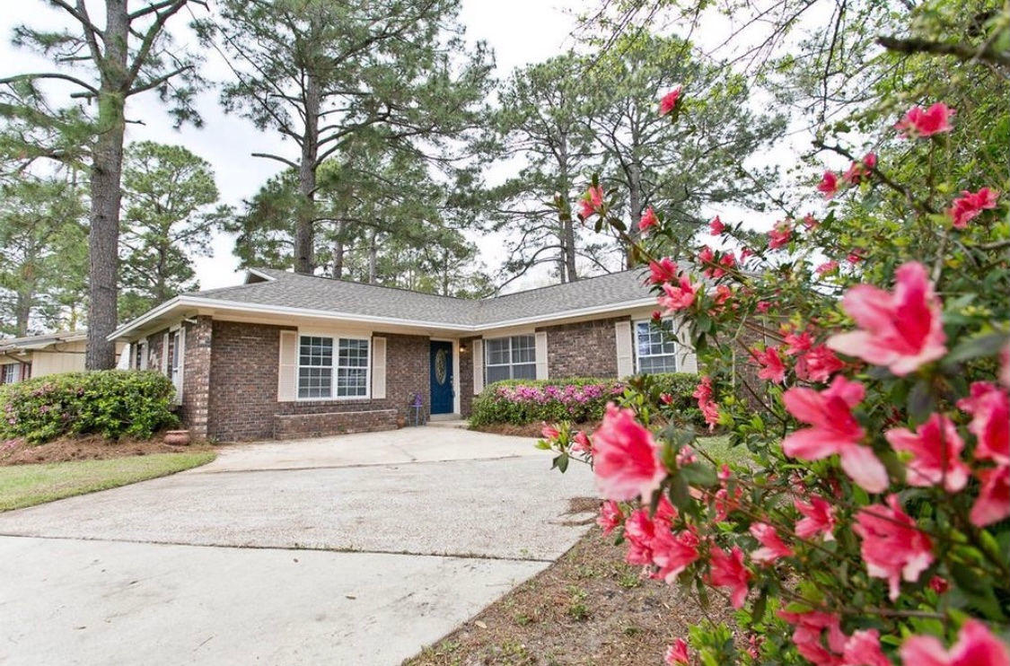 PINE MEADOWS - Residential