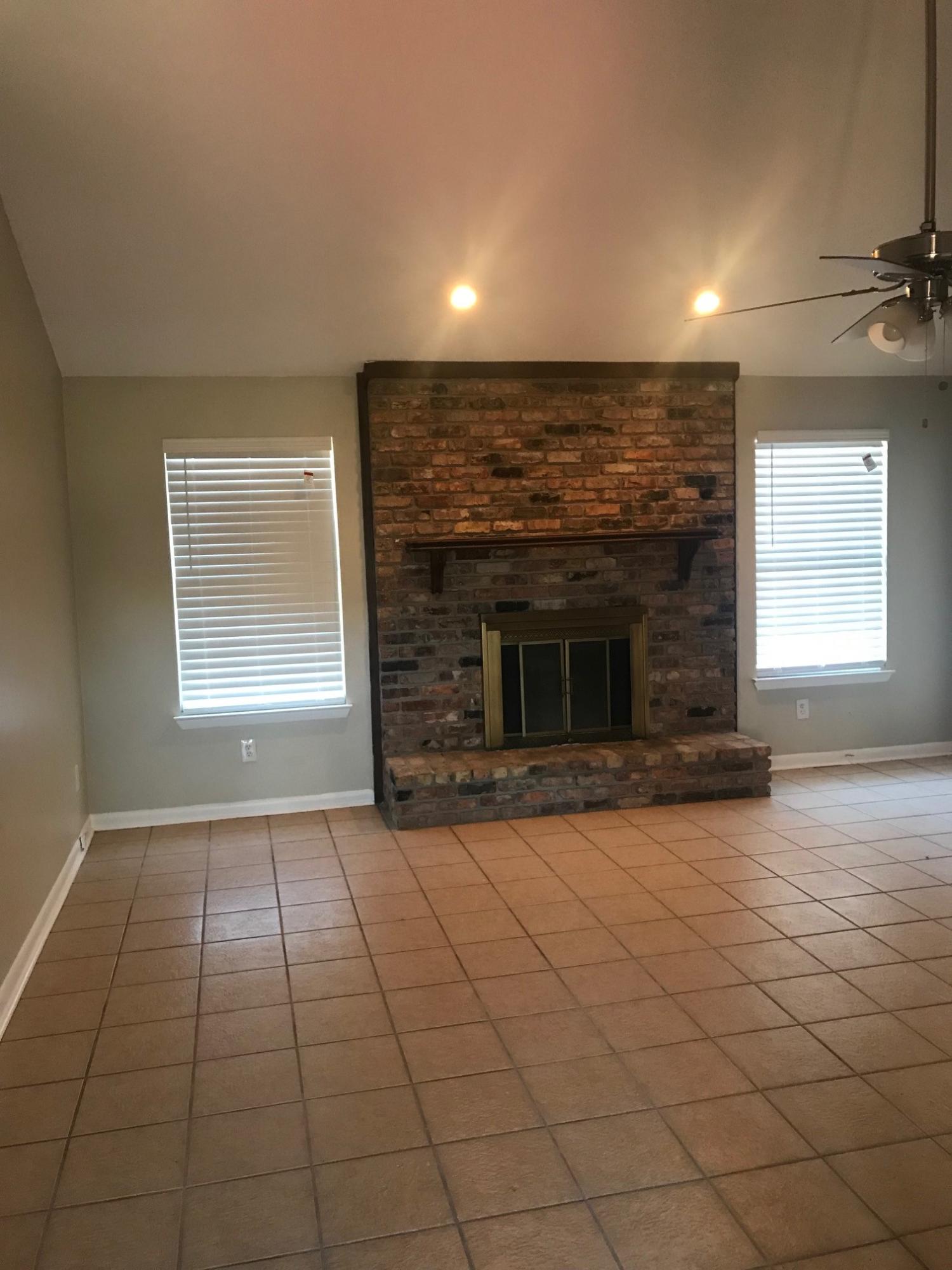 MARY ESTHER MANOR 1ST ADDN - Residential