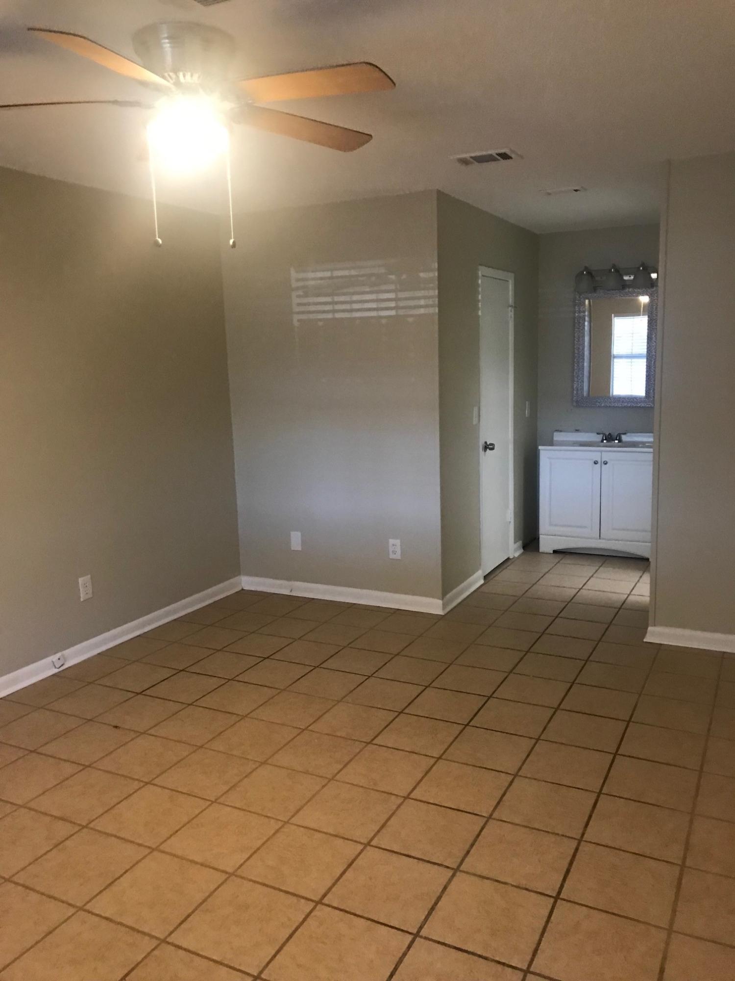 MARY ESTHER MANOR 1ST ADDN - Residential