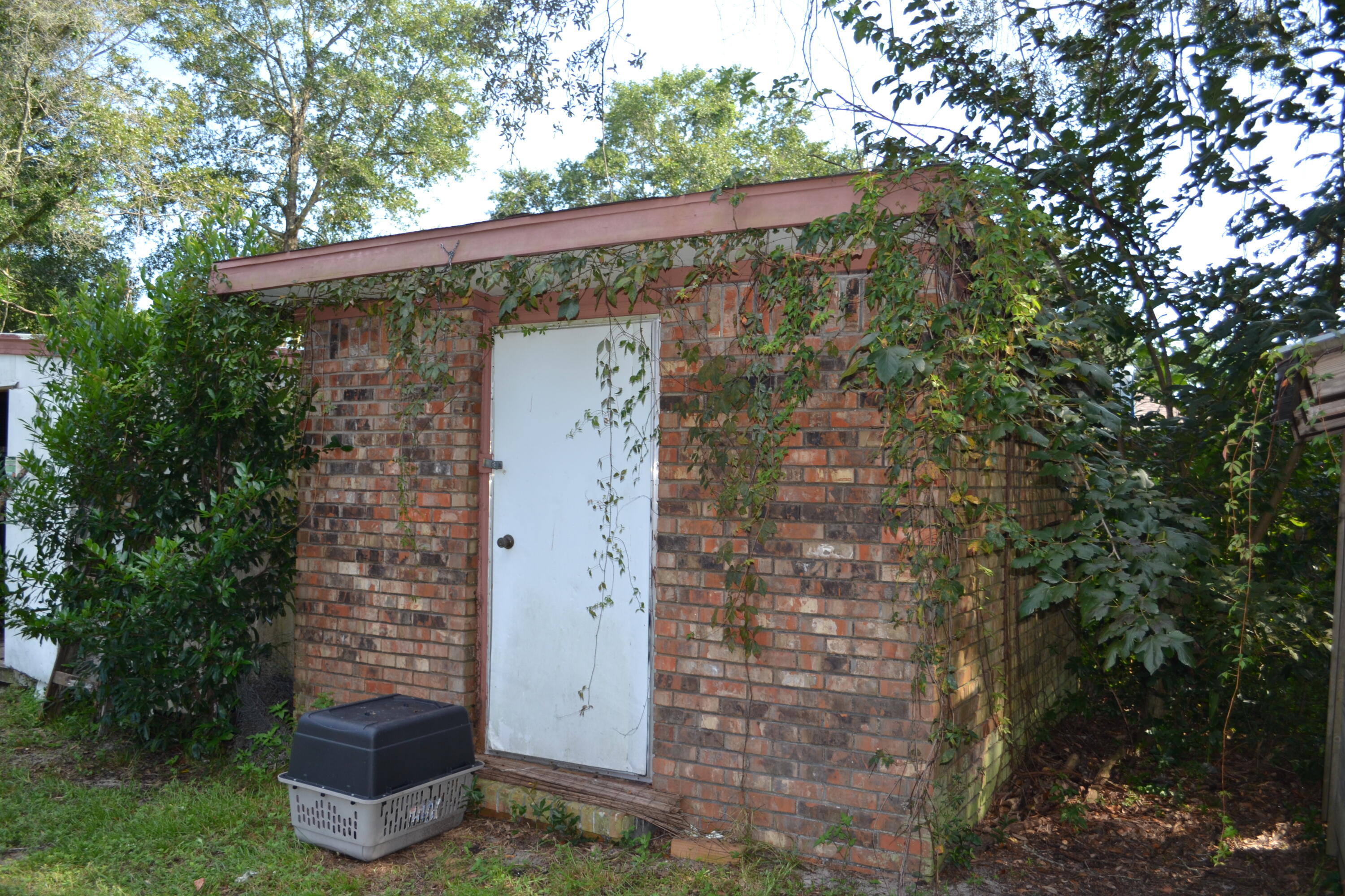 RACE TRACK ROAD S/D LOT 5 BLK G - Residential