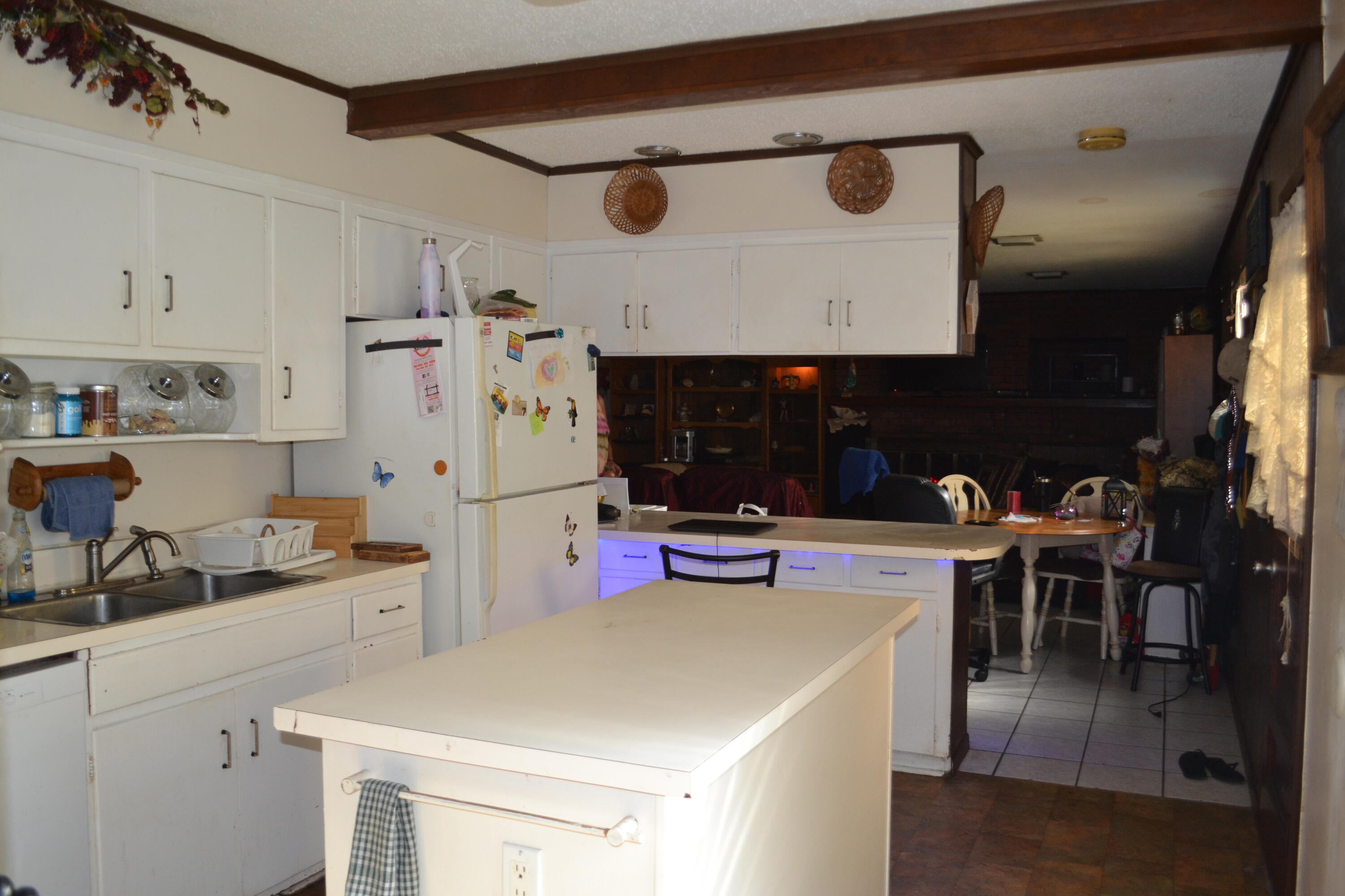 RACE TRACK ROAD S/D LOT 5 BLK G - Residential