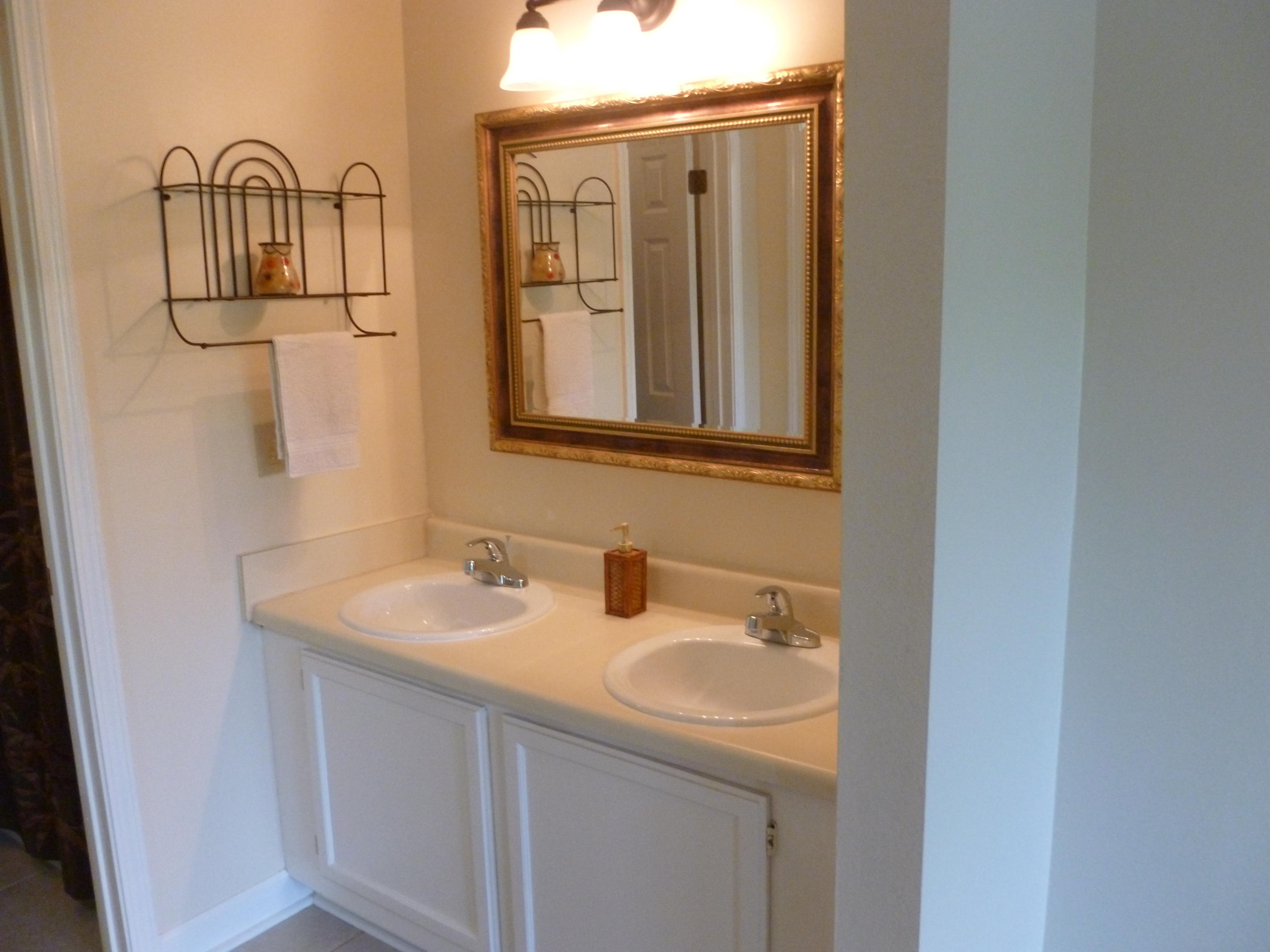 LAKESIDE CONDO AT BLUEWATER BAY - Residential