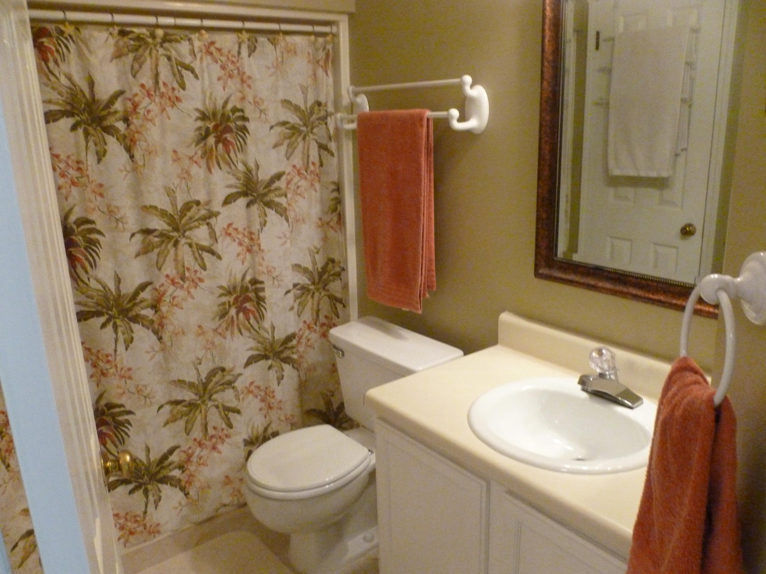 LAKESIDE CONDO AT BLUEWATER BAY - Residential