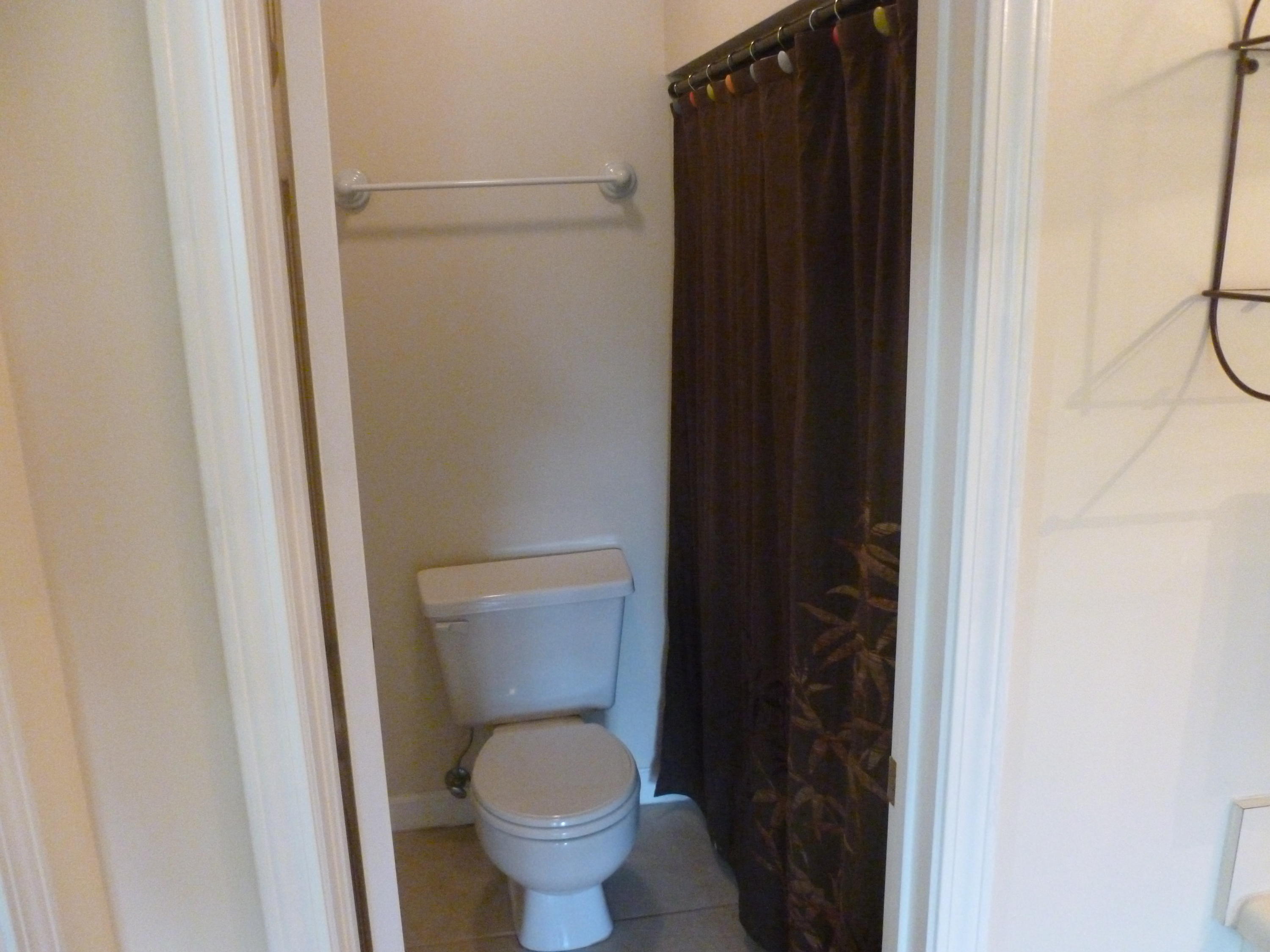 LAKESIDE CONDO AT BLUEWATER BAY - Residential