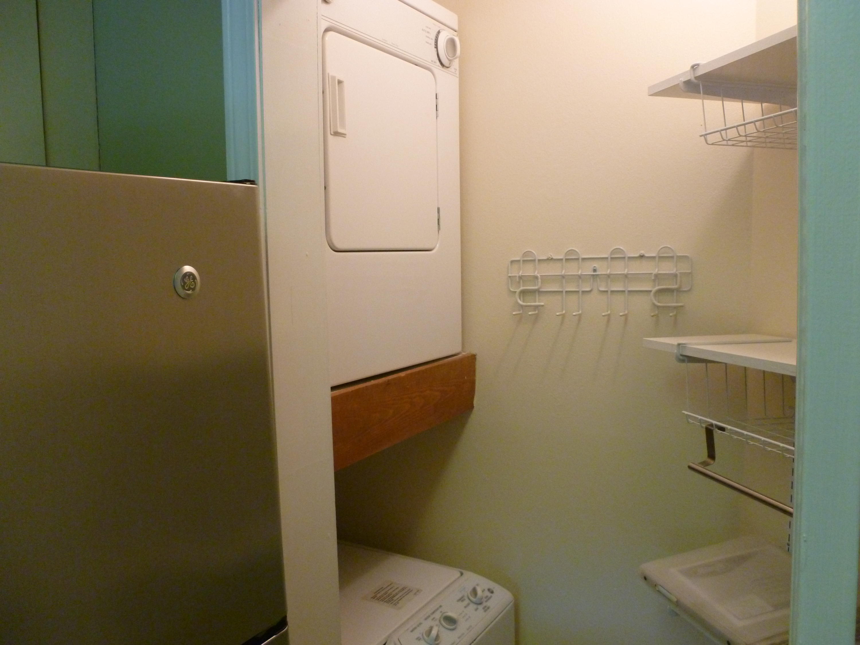 LAKESIDE CONDO AT BLUEWATER BAY - Residential