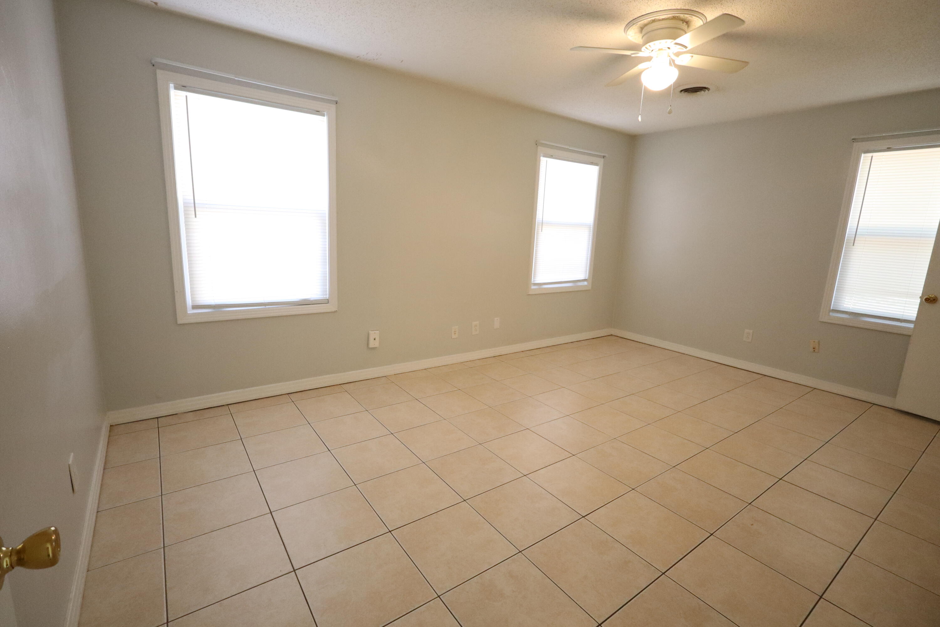 SANTA MARKELLA - Residential Lease