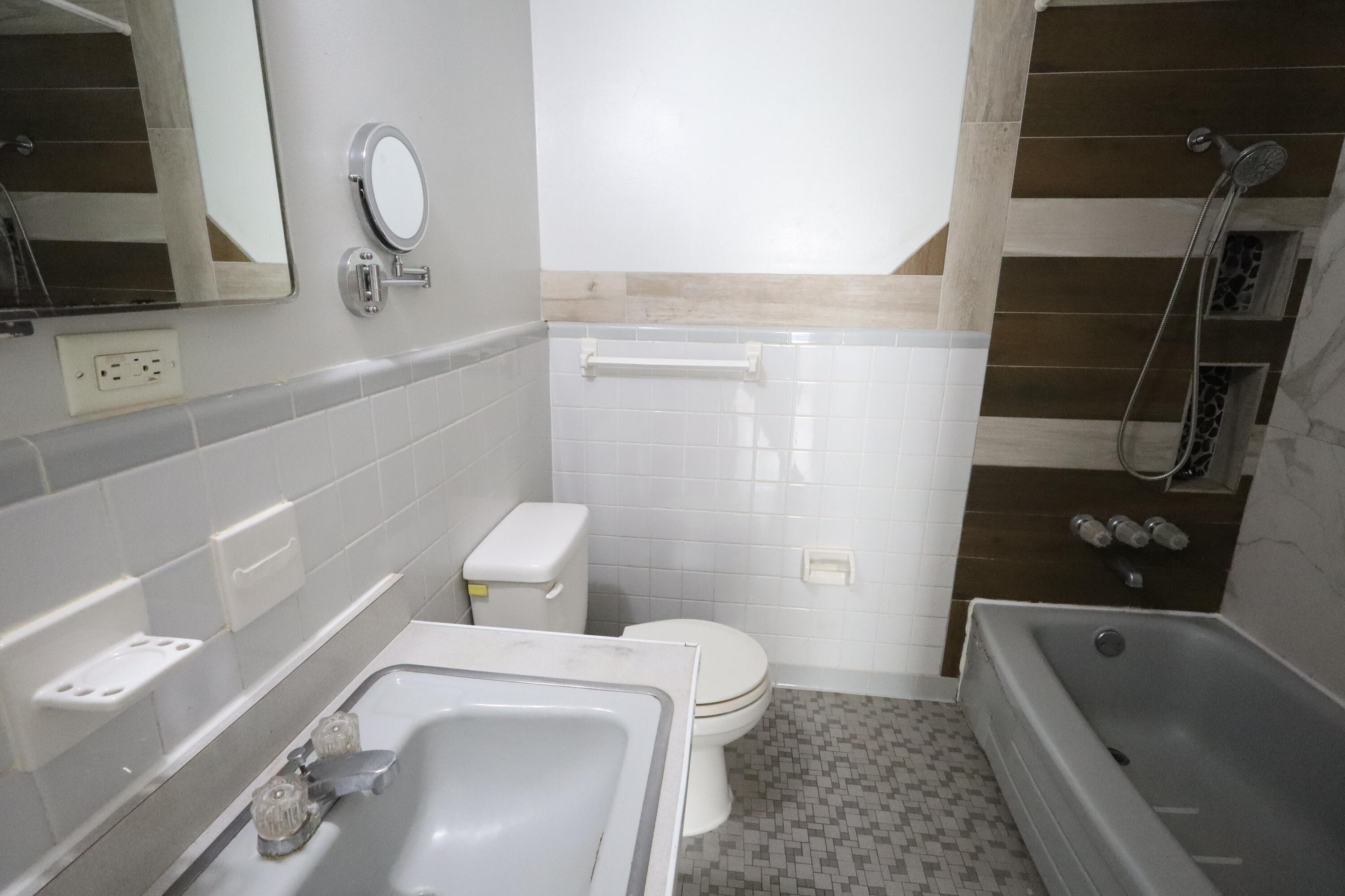 SANTA MARKELLA - Residential Lease