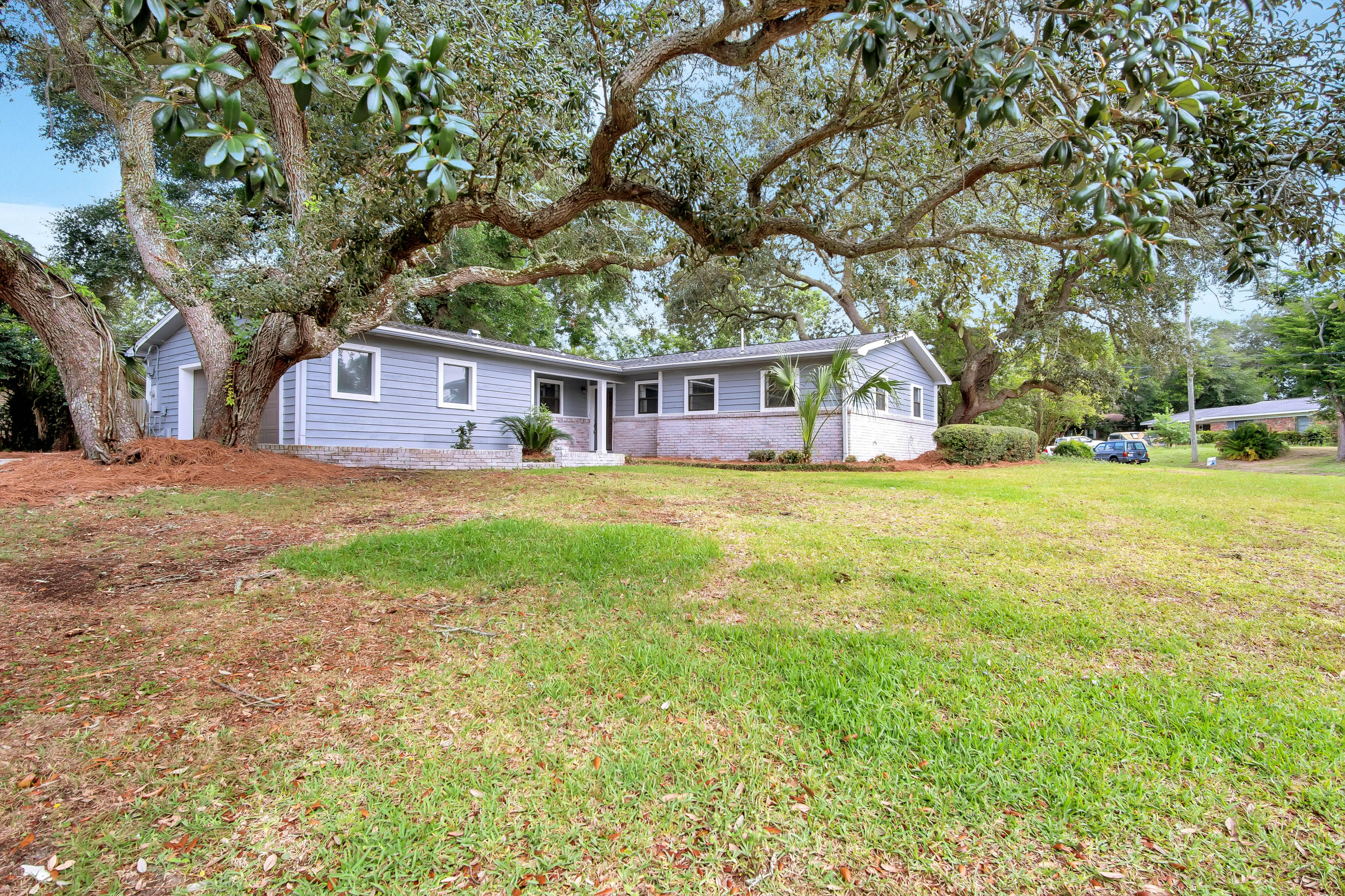 BAYOU WOODS - Residential