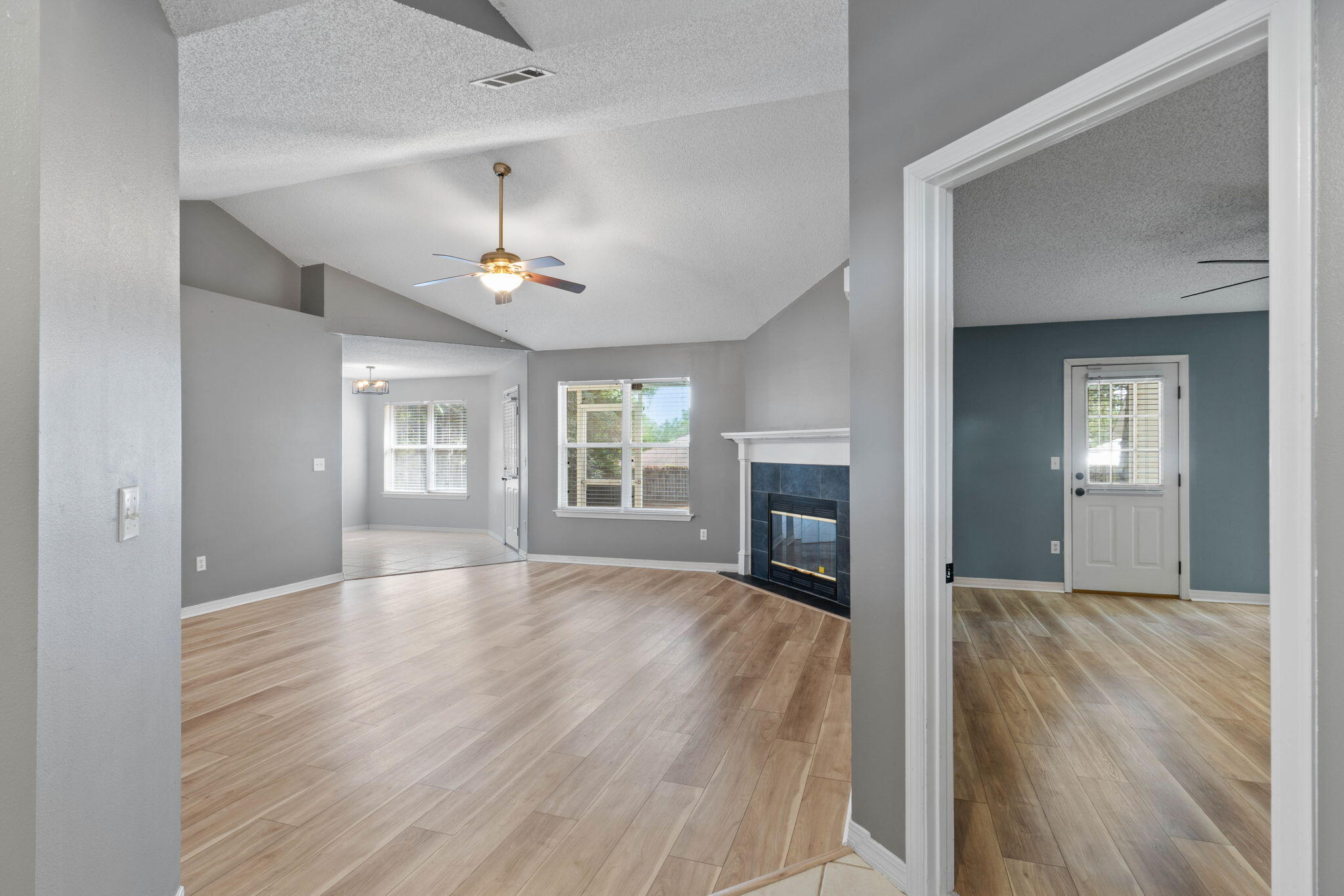 RIVERCHASE PH II - Residential