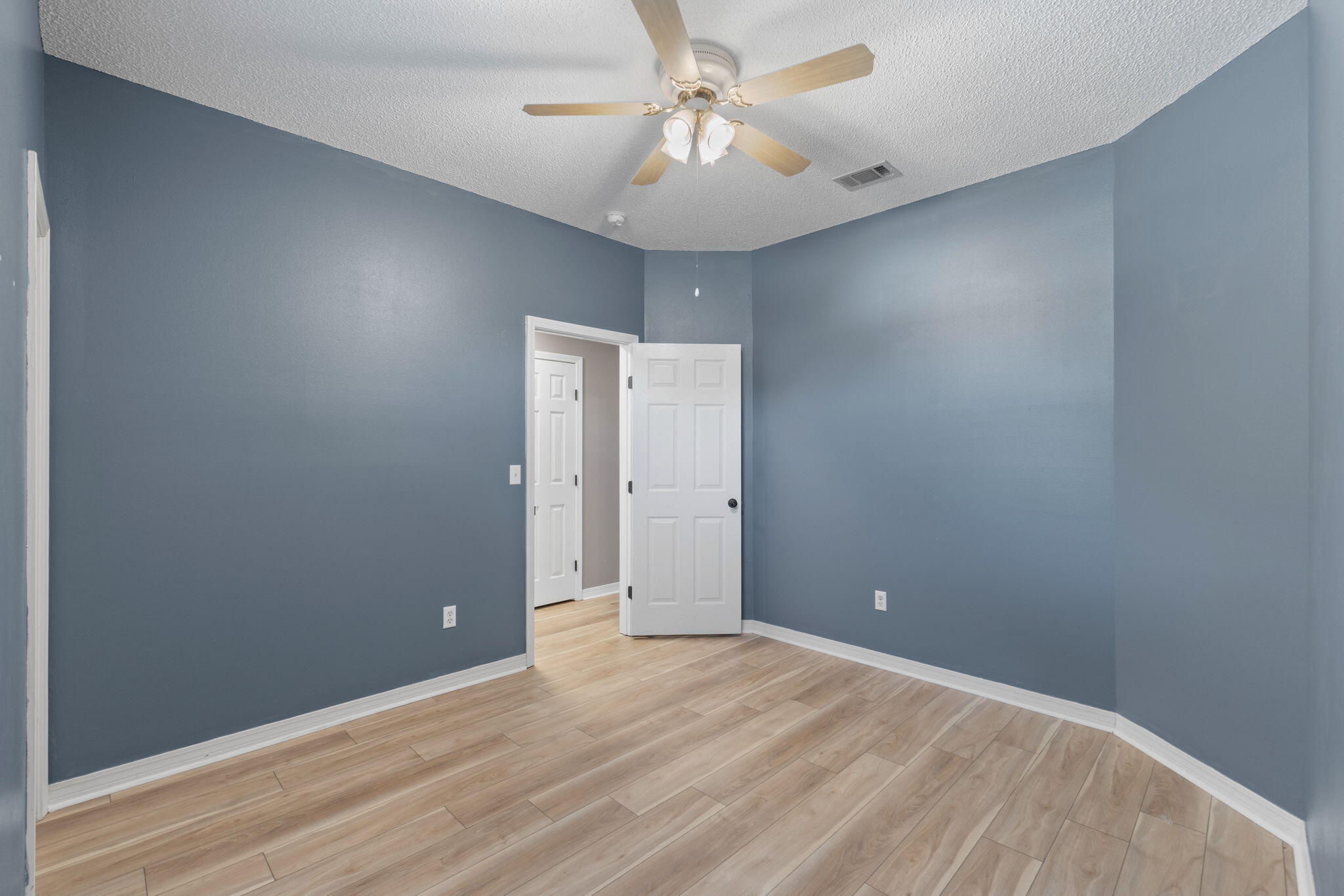 RIVERCHASE PH II - Residential