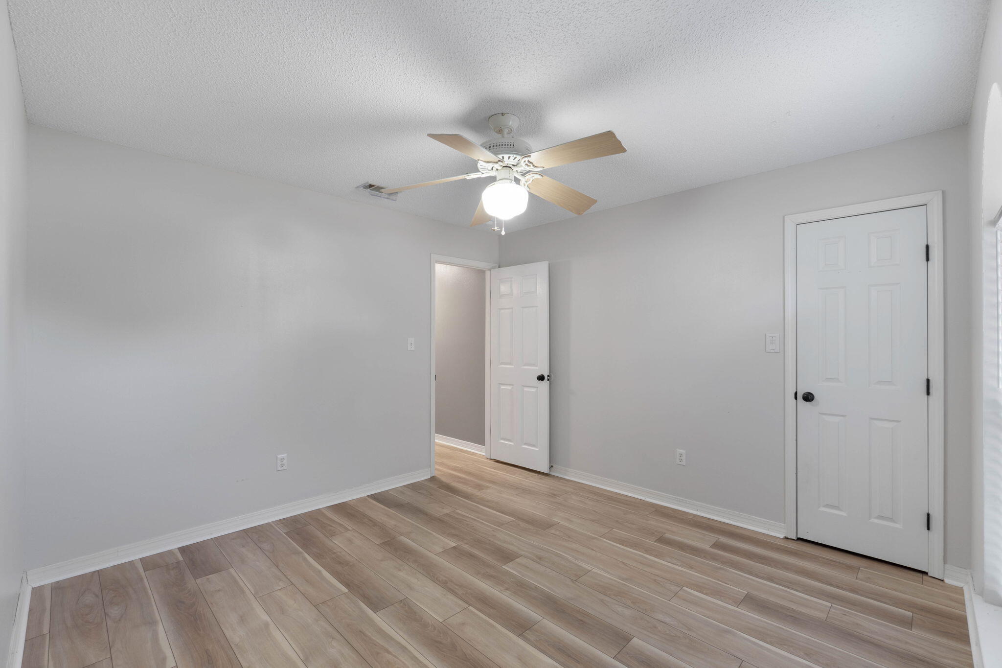 RIVERCHASE PH II - Residential