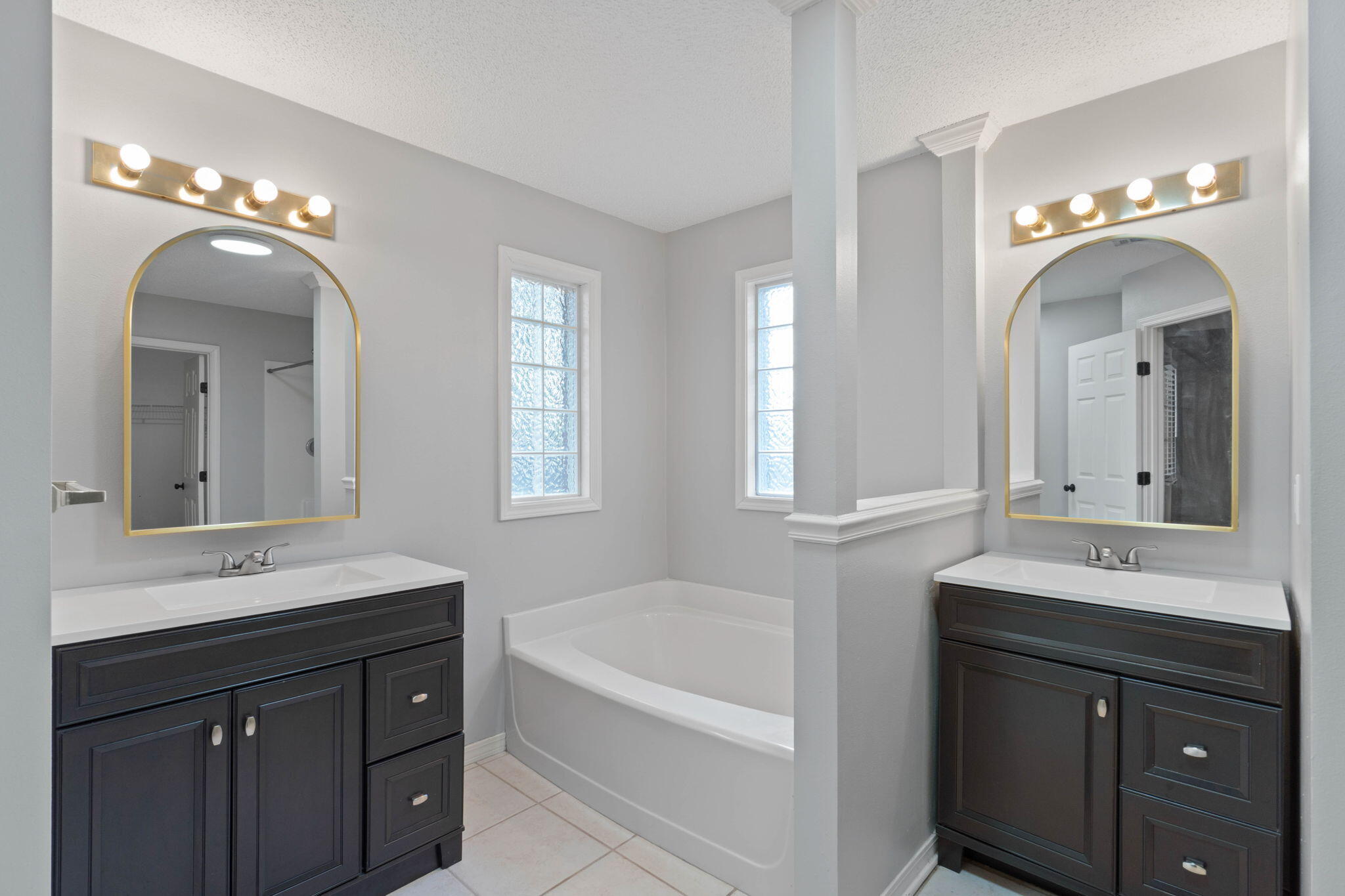 RIVERCHASE PH II - Residential