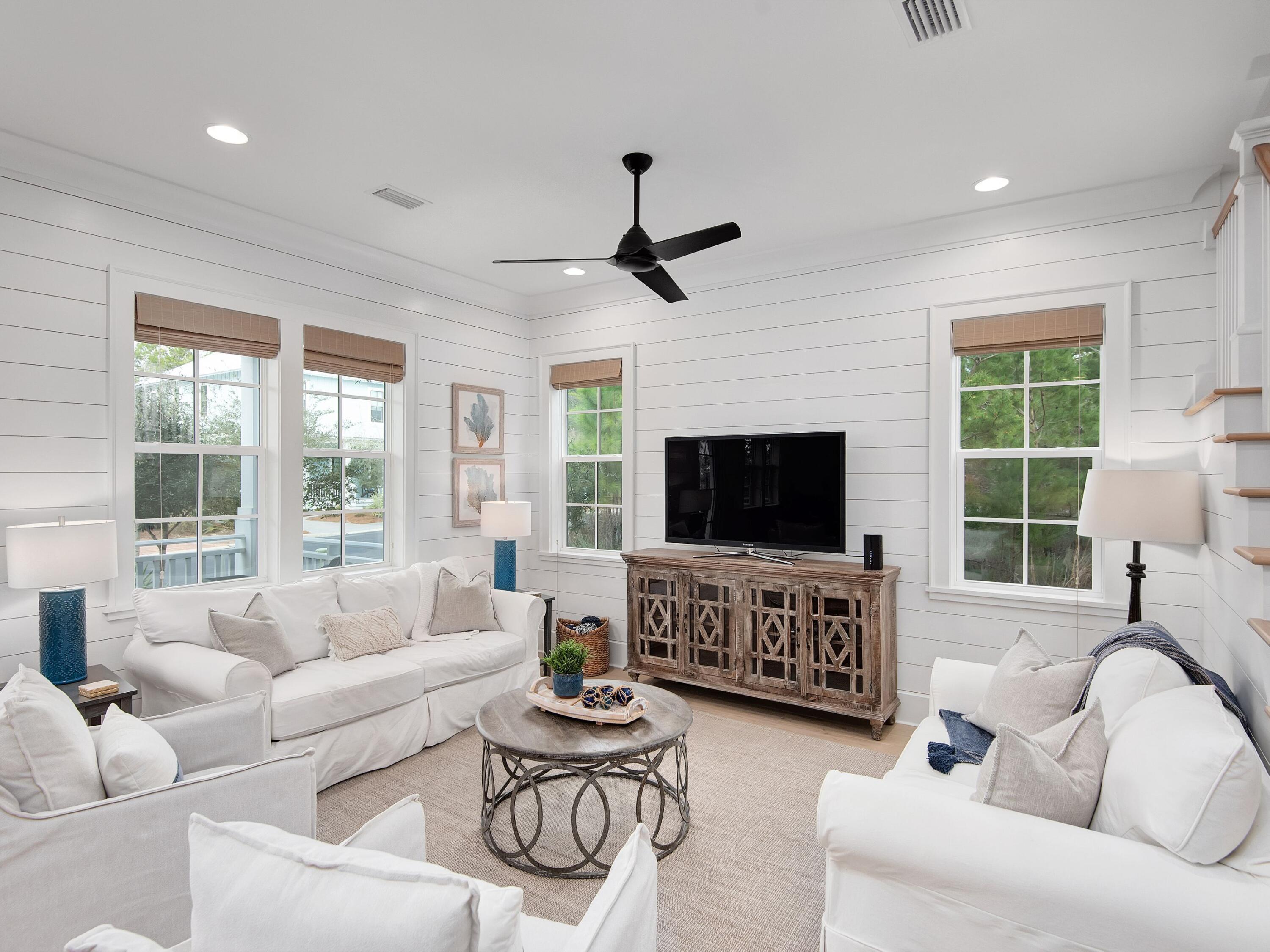 LAKESIDE AT BLUE MOUNTAIN BEACH - Residential