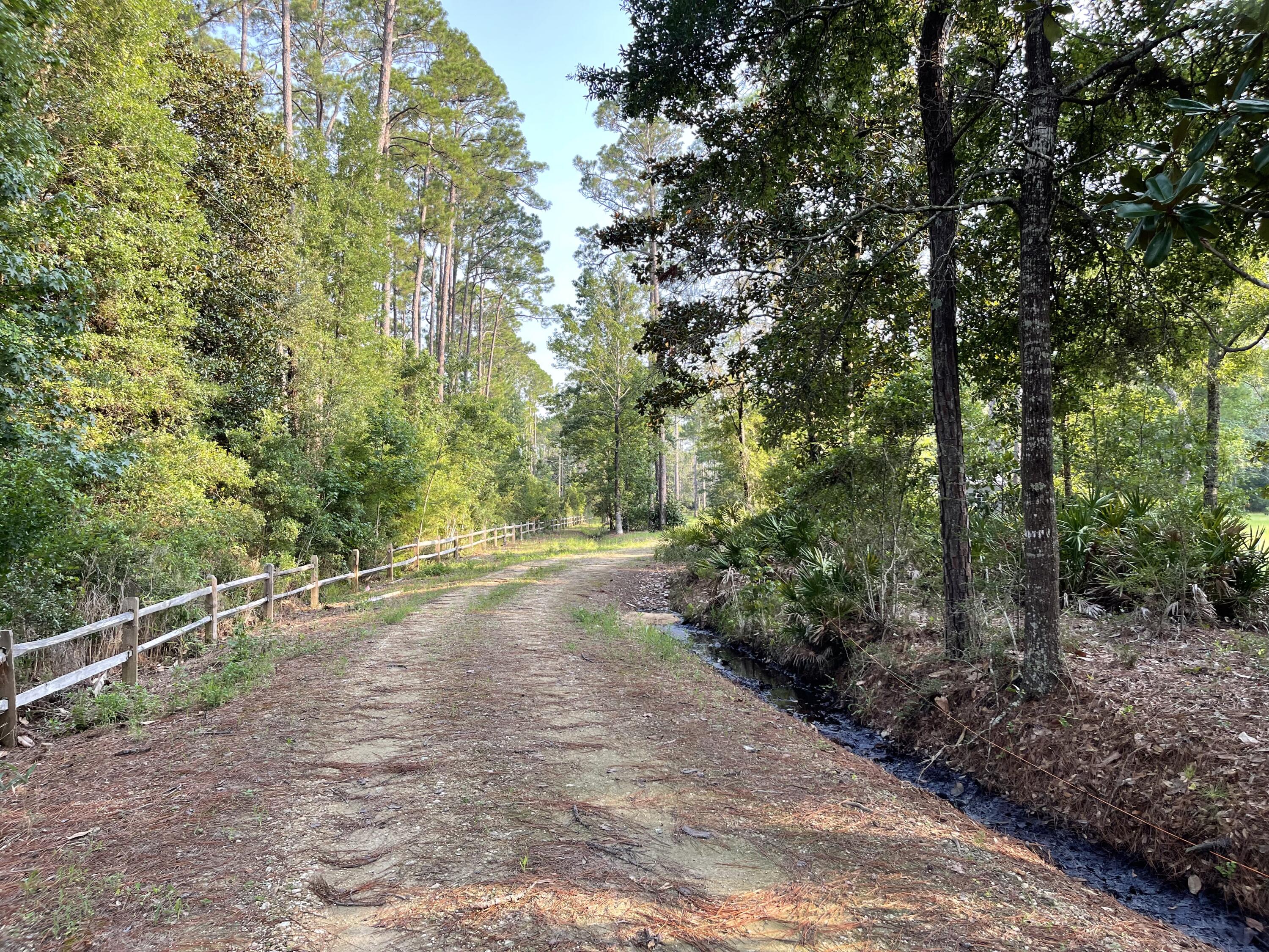 NO RECORDED SUBDIVISION - Land