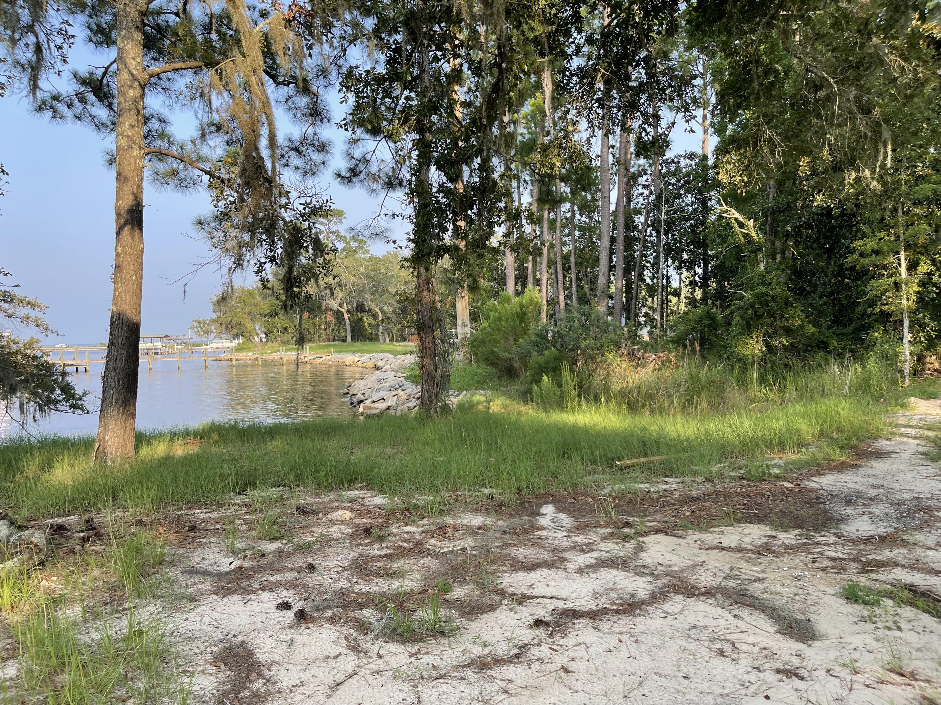 NO RECORDED SUBDIVISION - Land