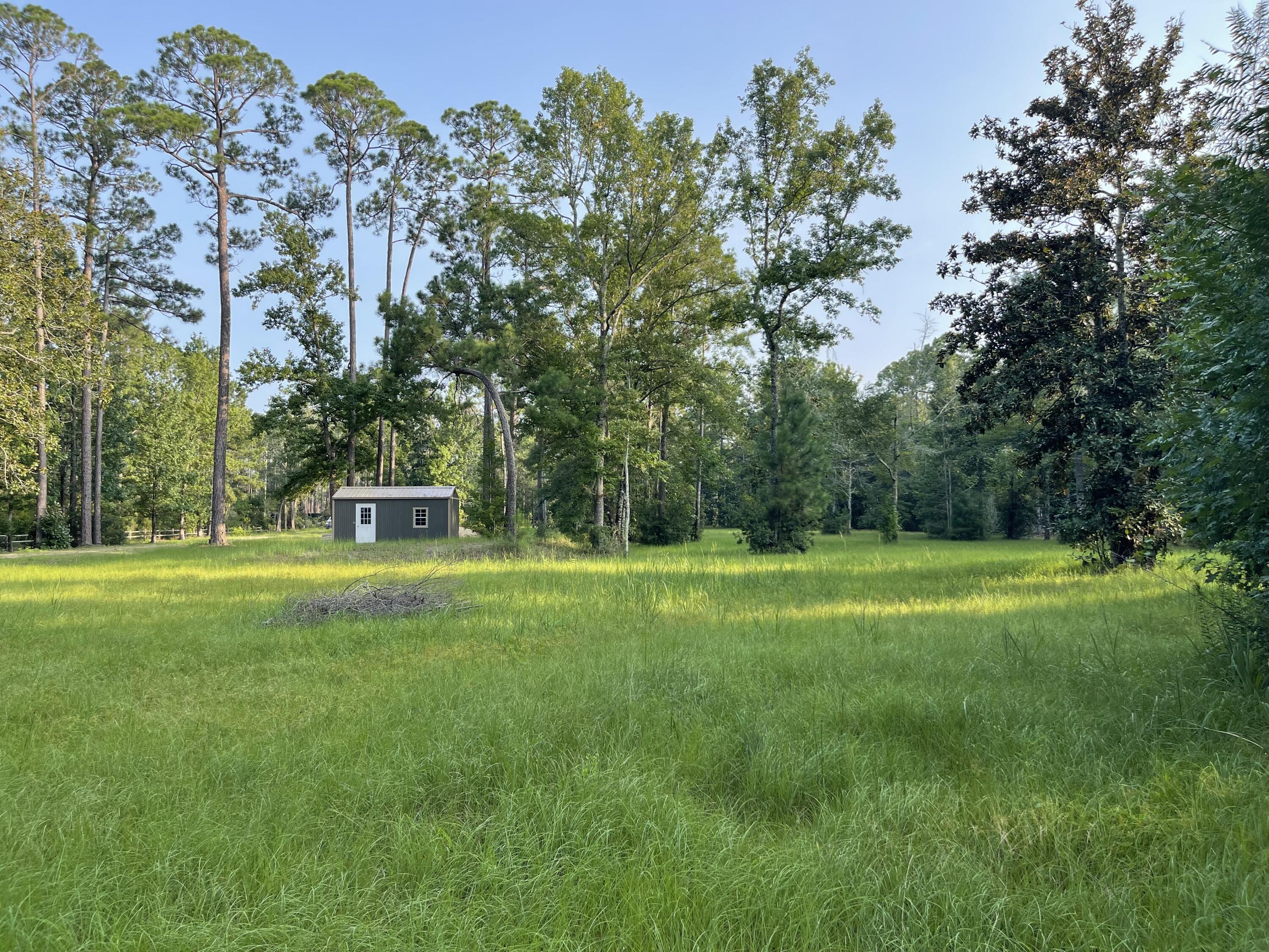 NO RECORDED SUBDIVISION - Land