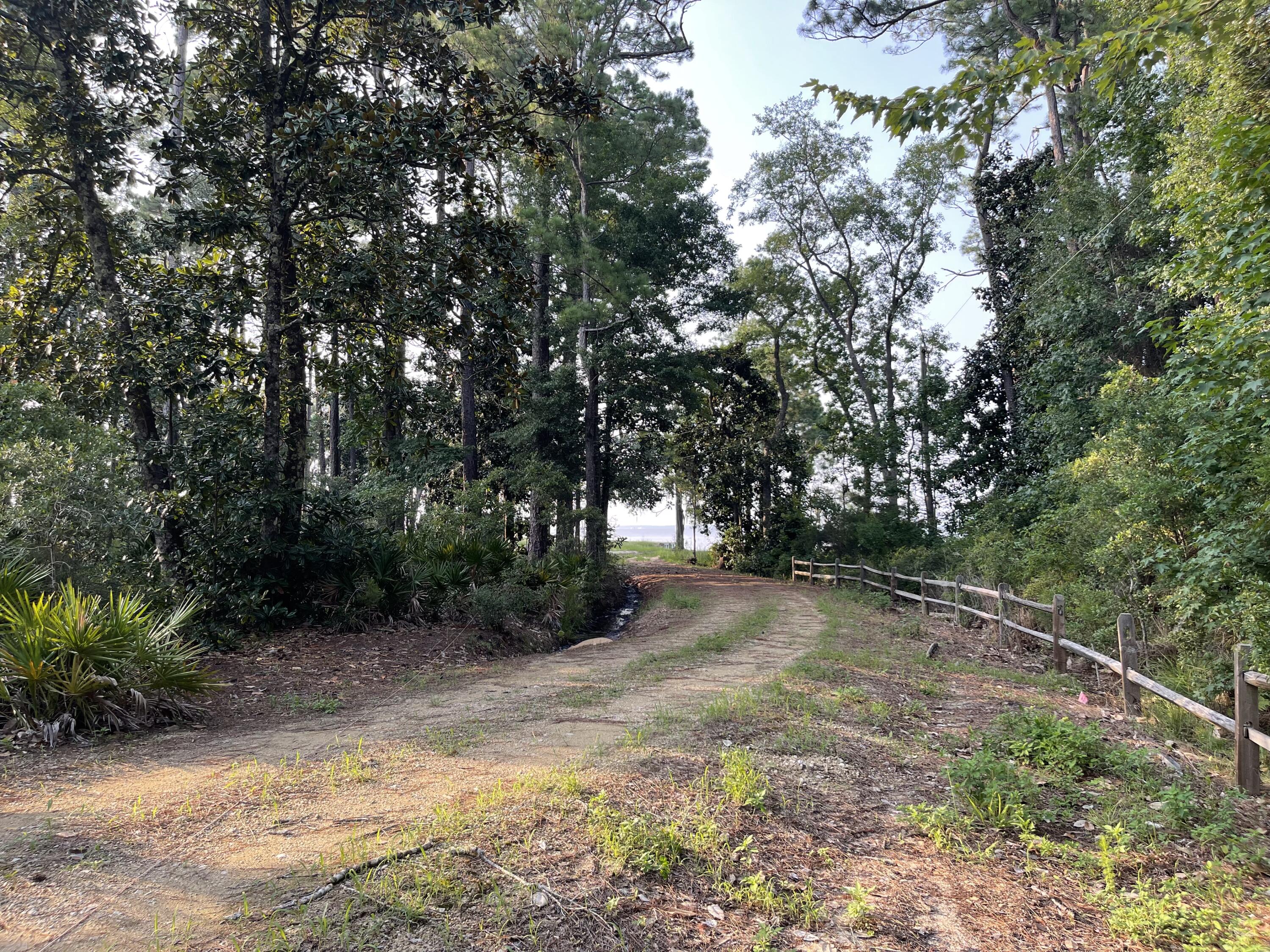 NO RECORDED SUBDIVISION - Land