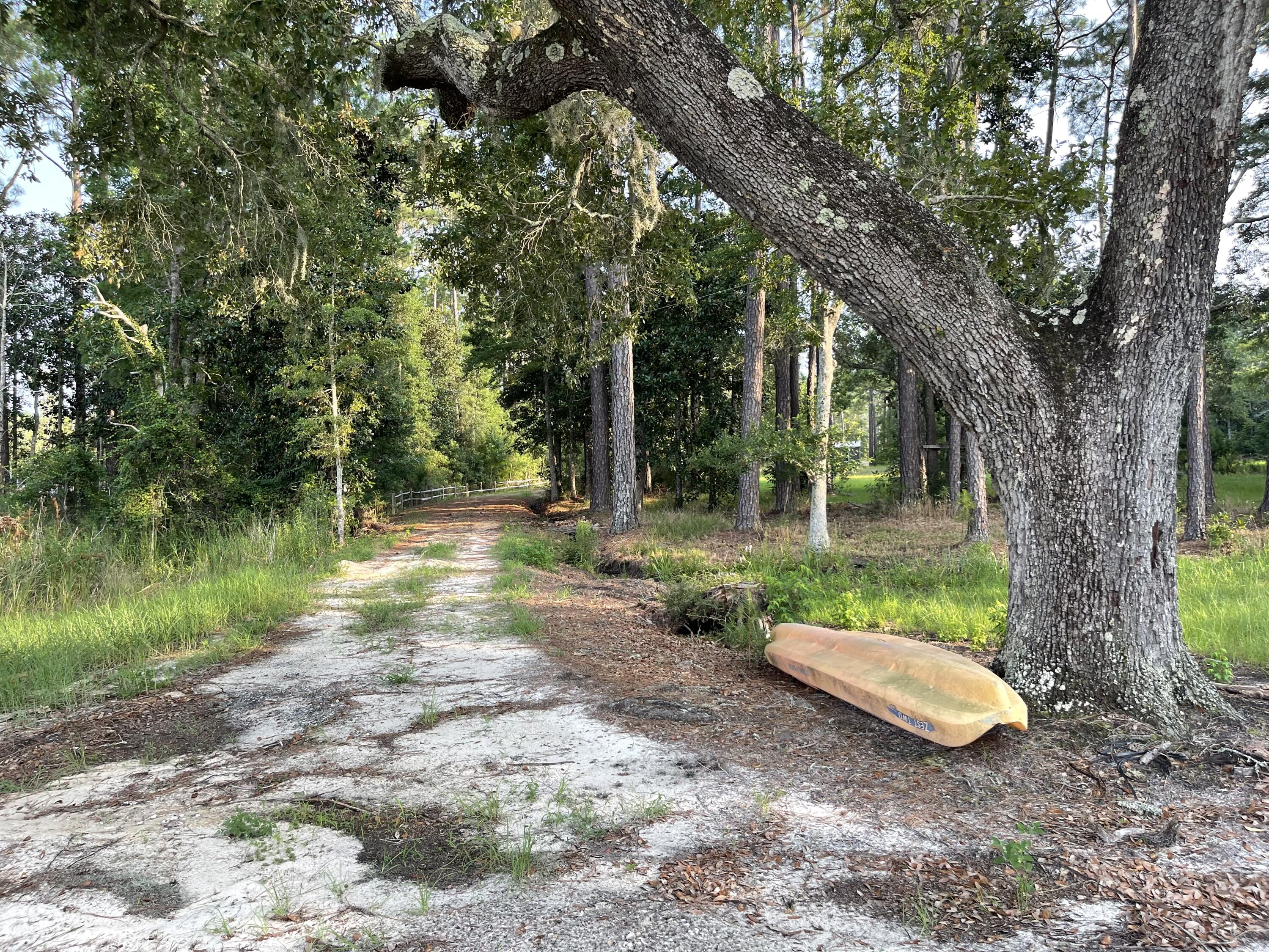 NO RECORDED SUBDIVISION - Land