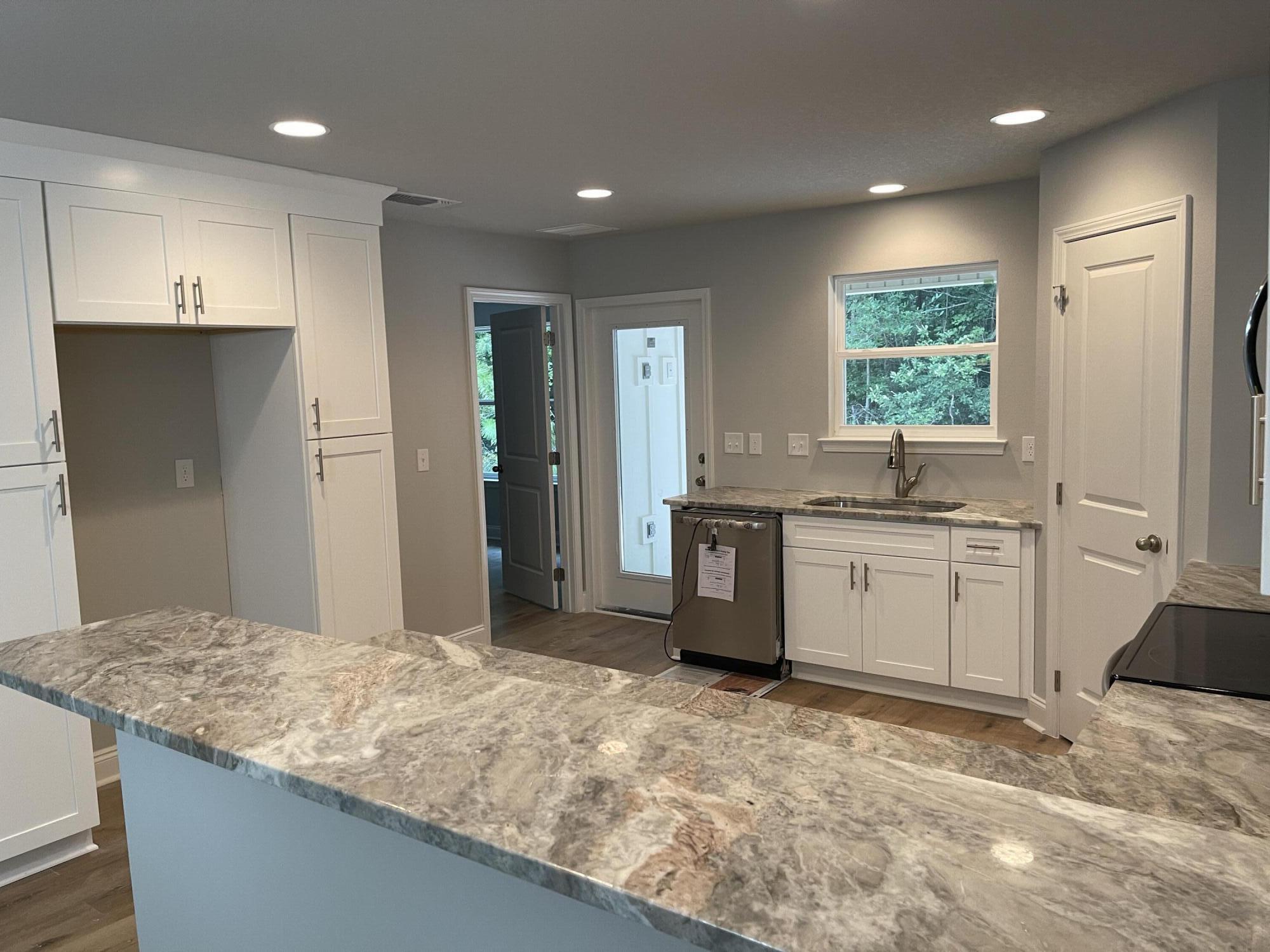 CRESCENT SHORES - Residential