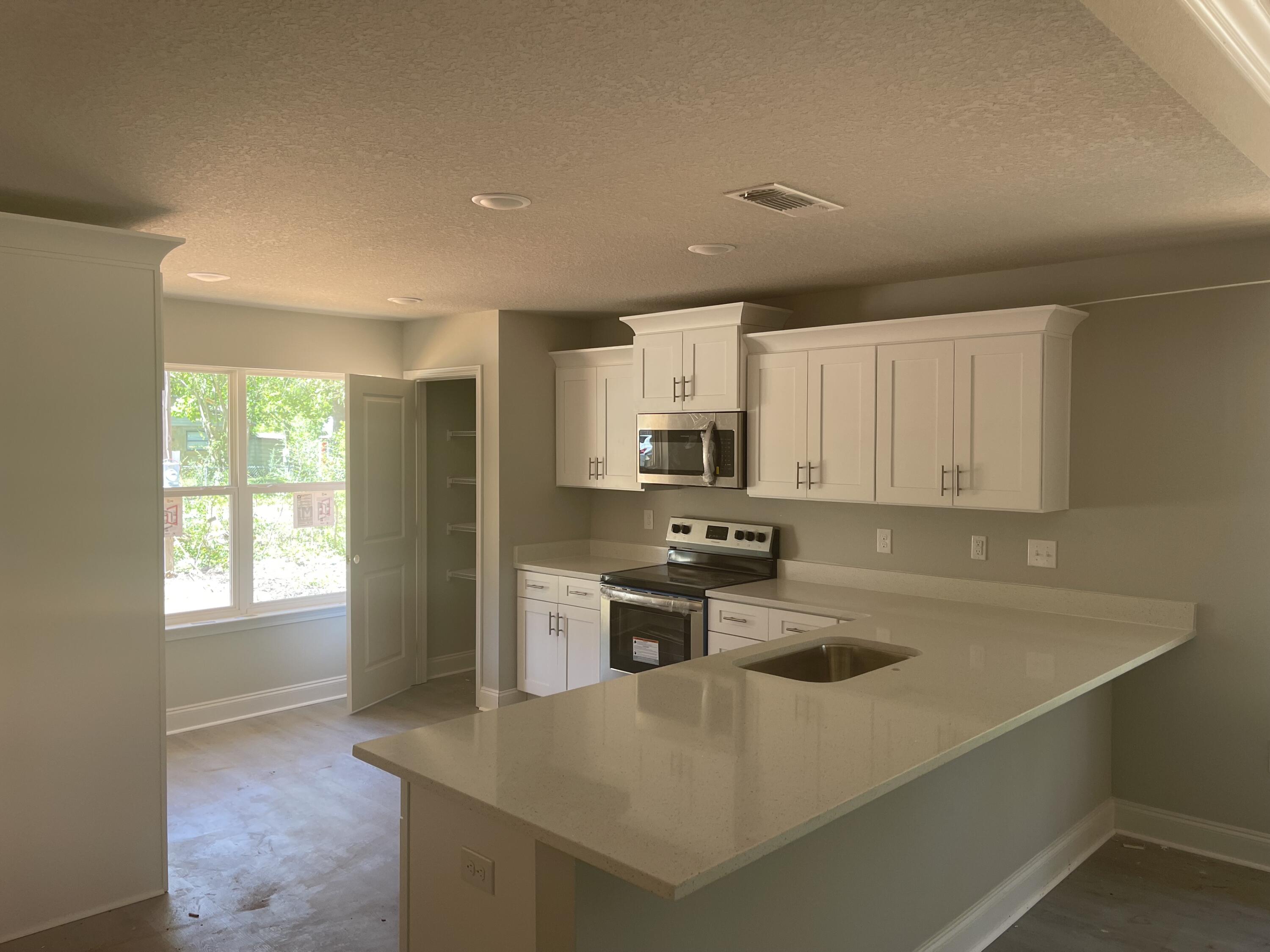 CRESCENT SHORES - Residential