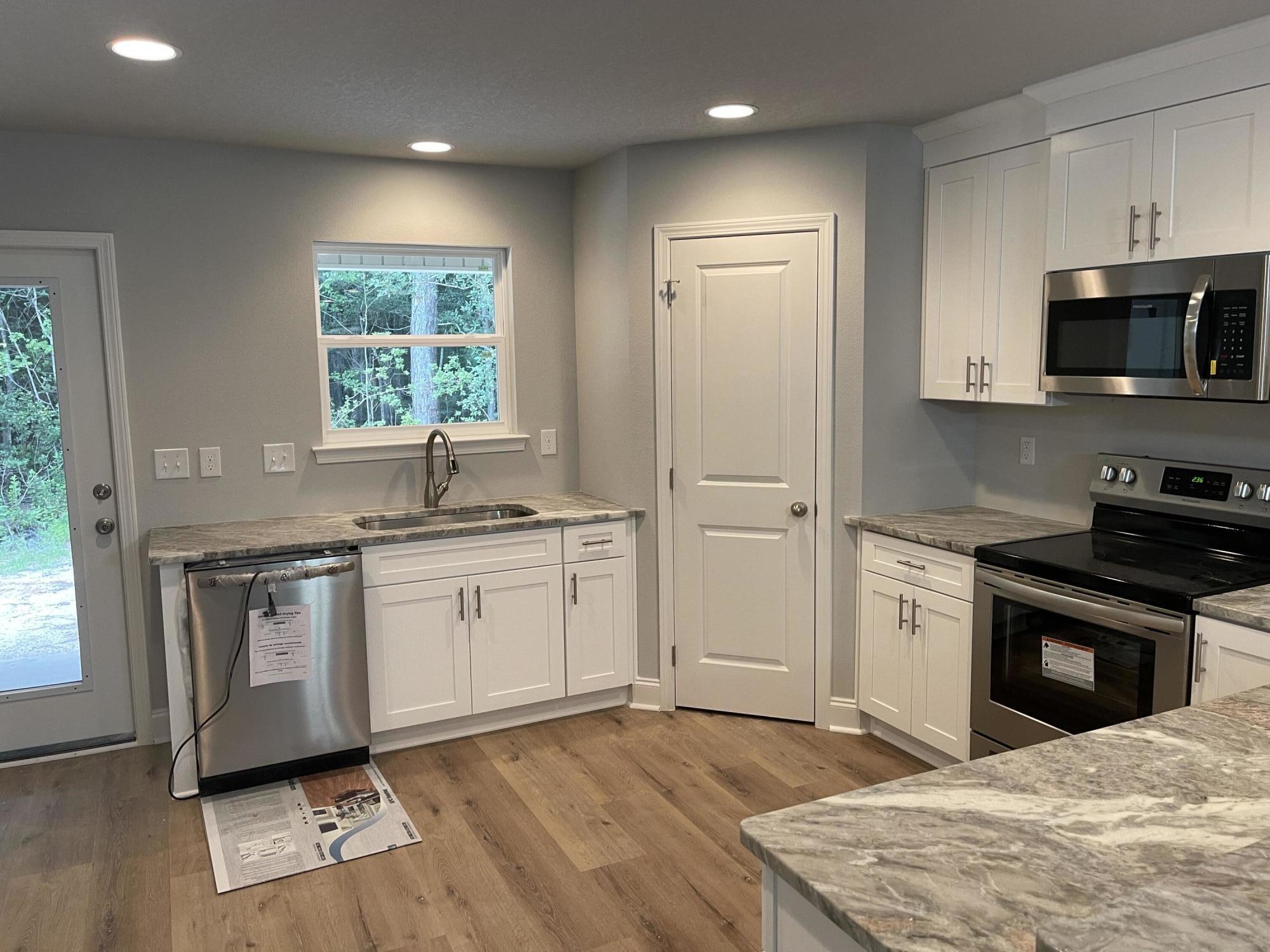 CRESCENT SHORES - Residential