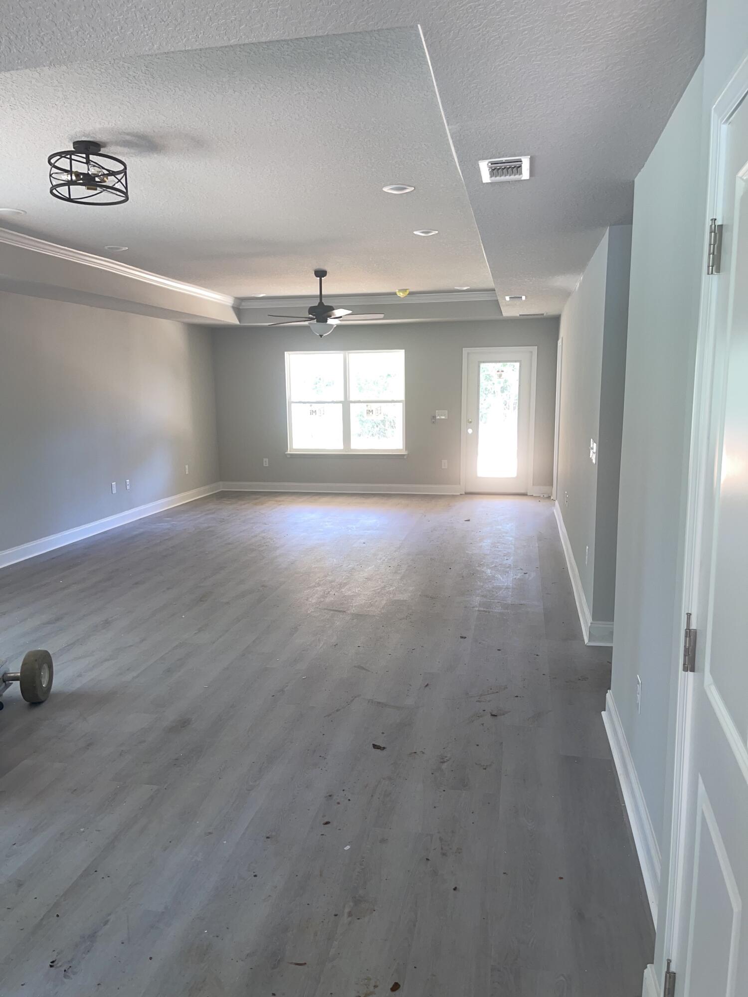 CRESCENT SHORES - Residential