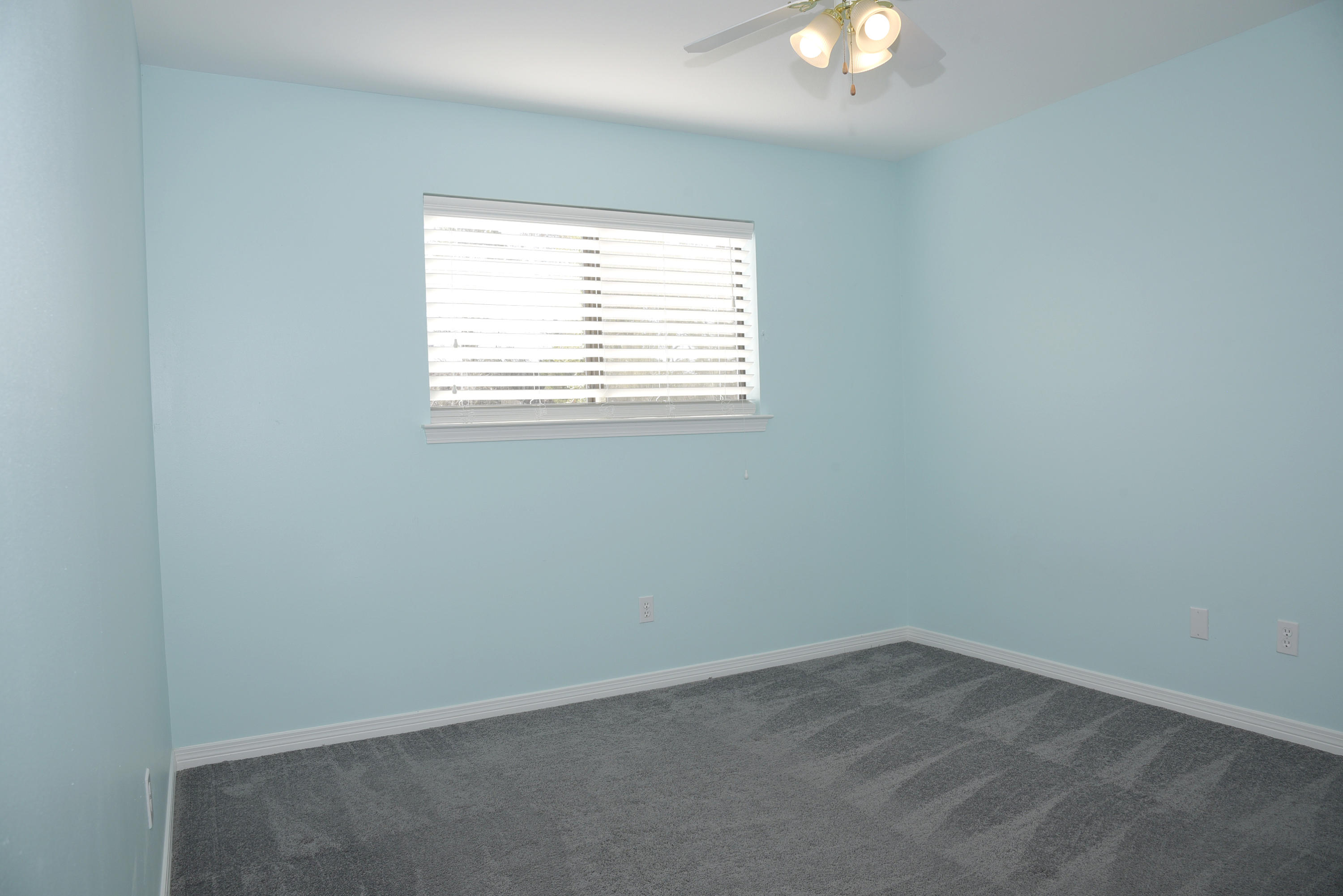 HIDDEN COVE T/H - Residential Lease