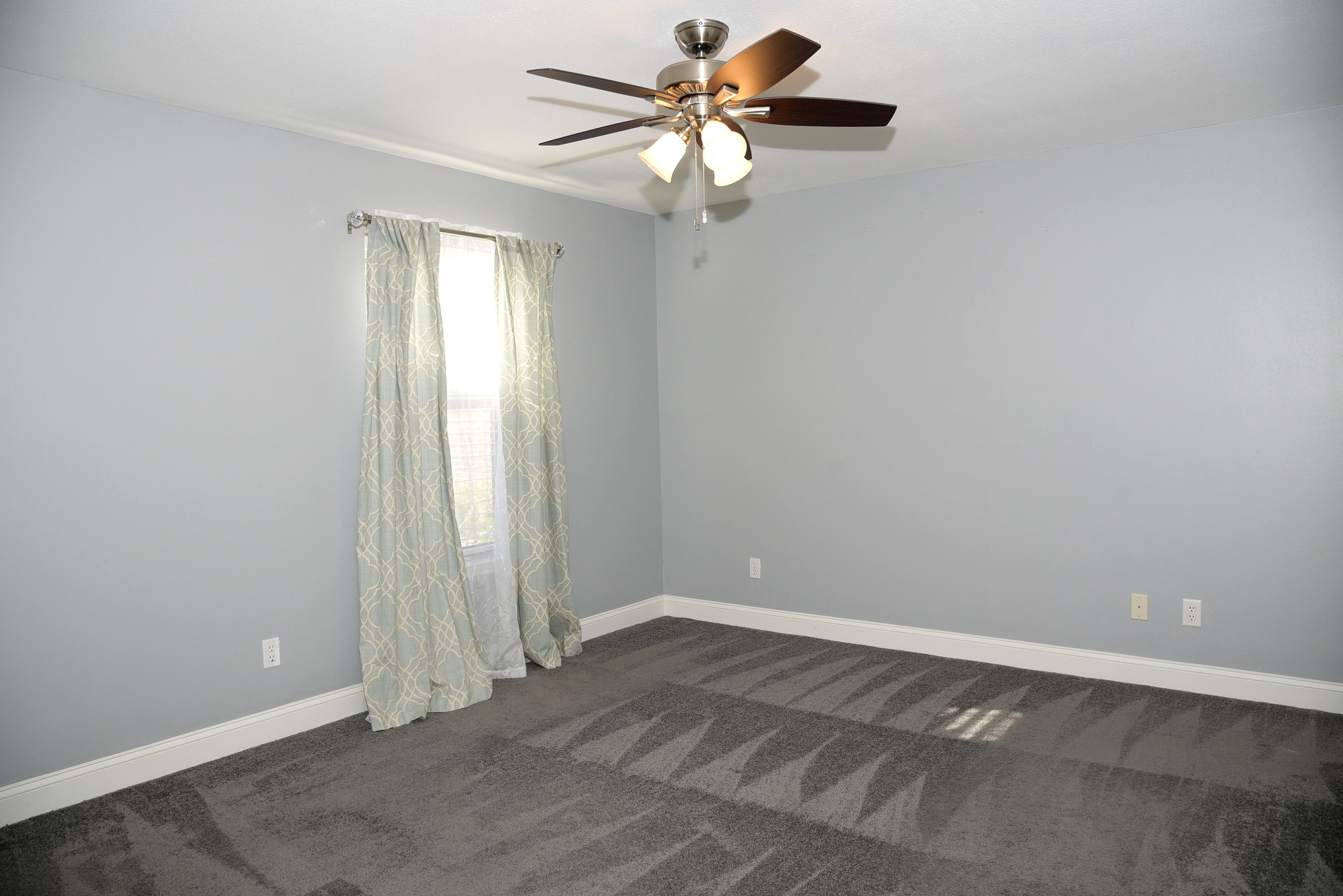 HIDDEN COVE T/H - Residential Lease