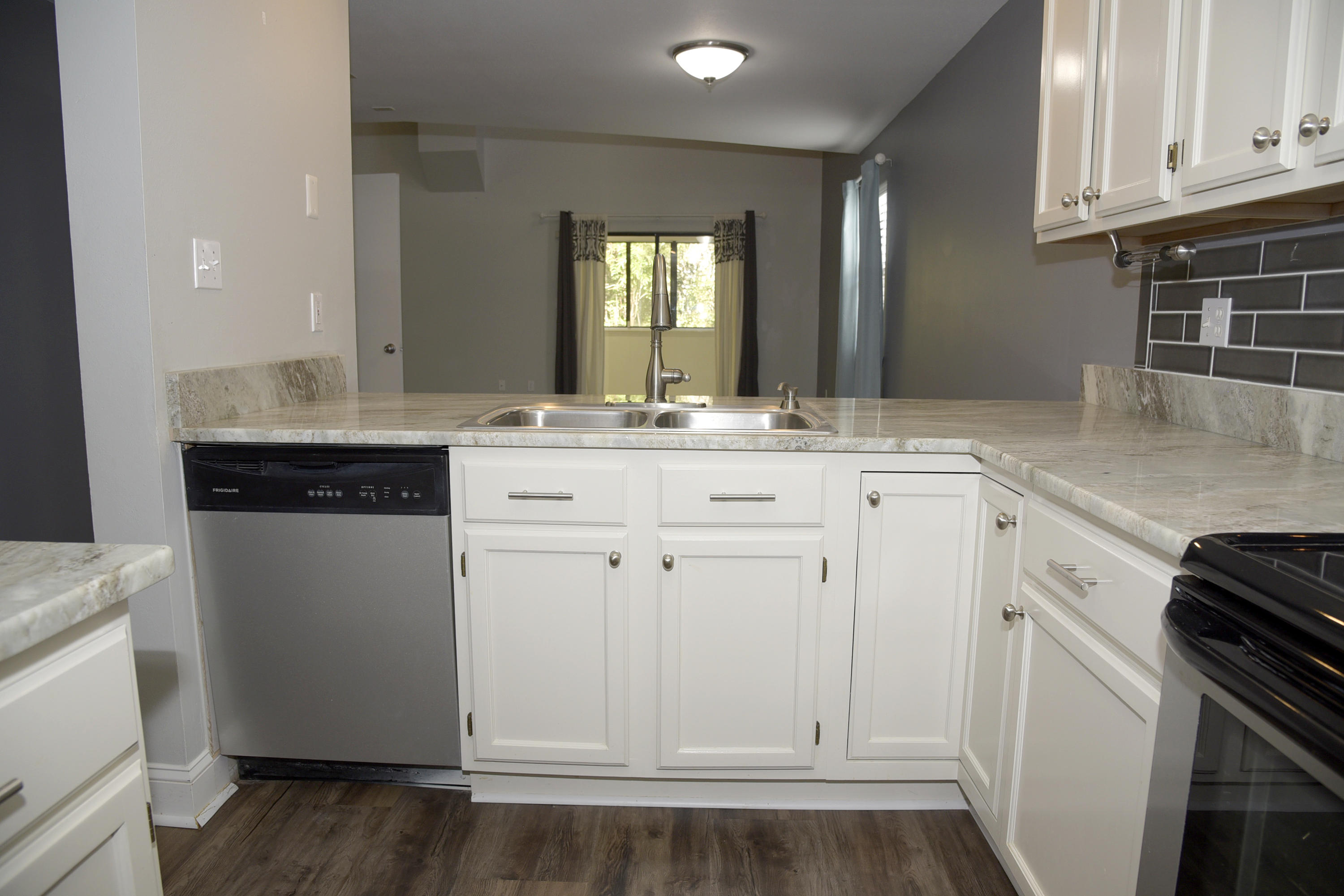 HIDDEN COVE T/H - Residential Lease