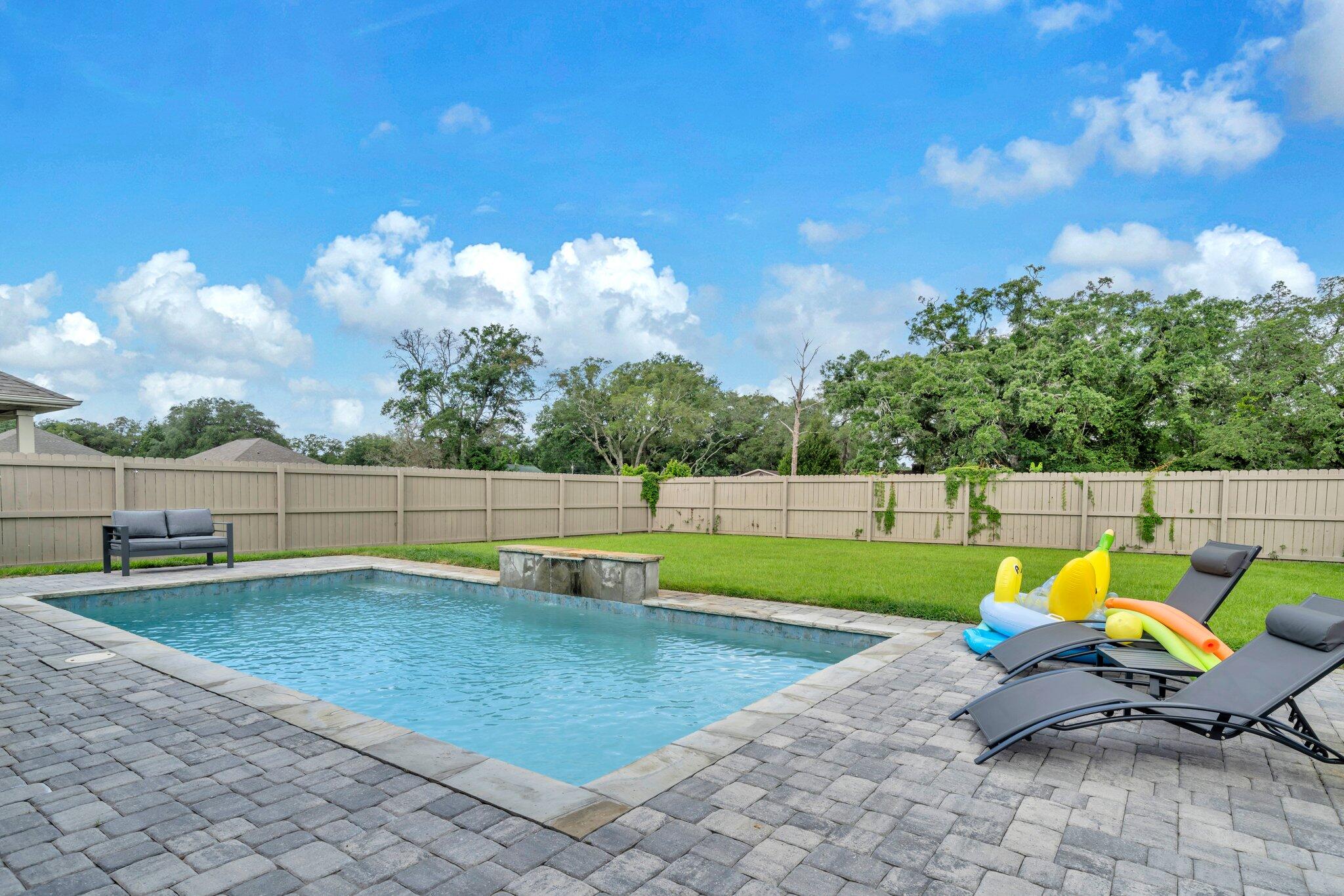 CREDENCE CROSSING - Residential