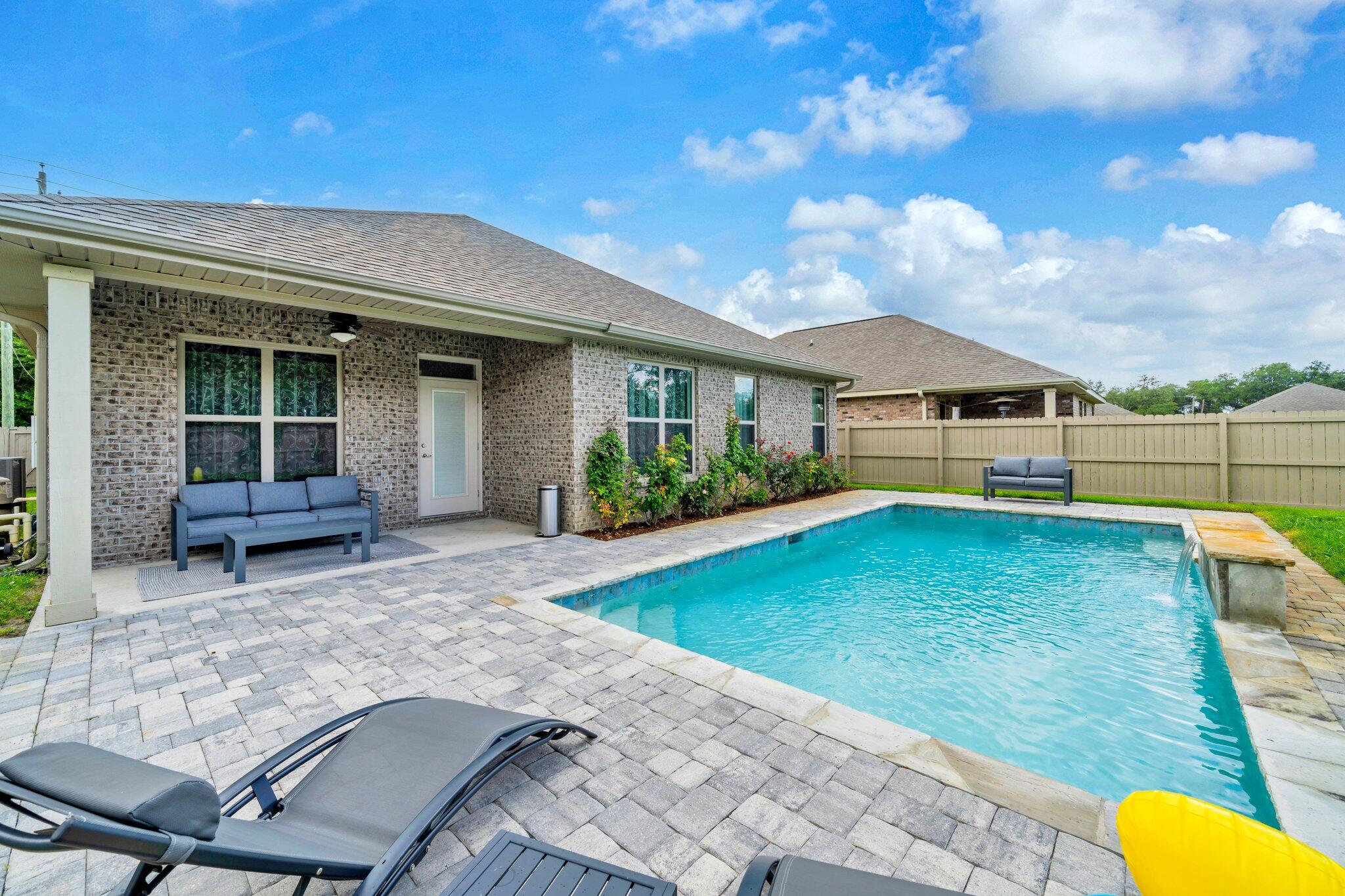 CREDENCE CROSSING - Residential
