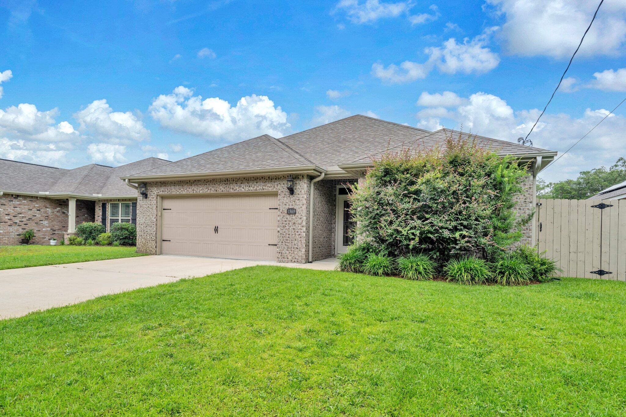 CREDENCE CROSSING - Residential