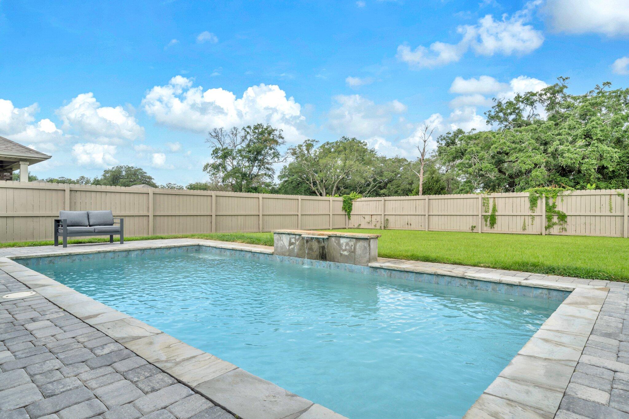CREDENCE CROSSING - Residential