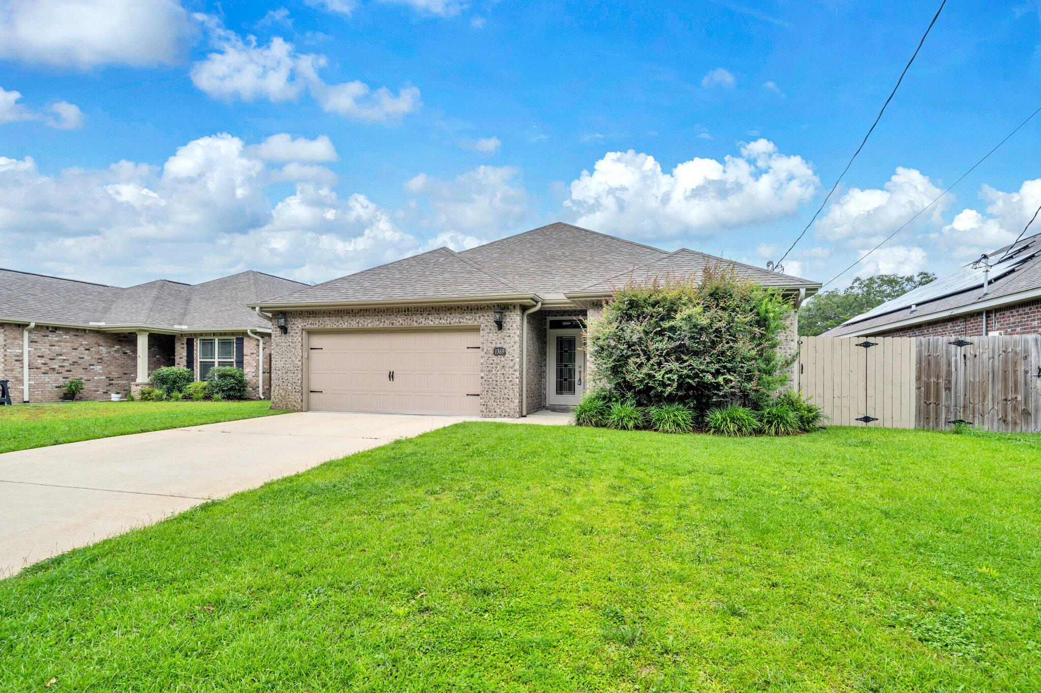 CREDENCE CROSSING - Residential