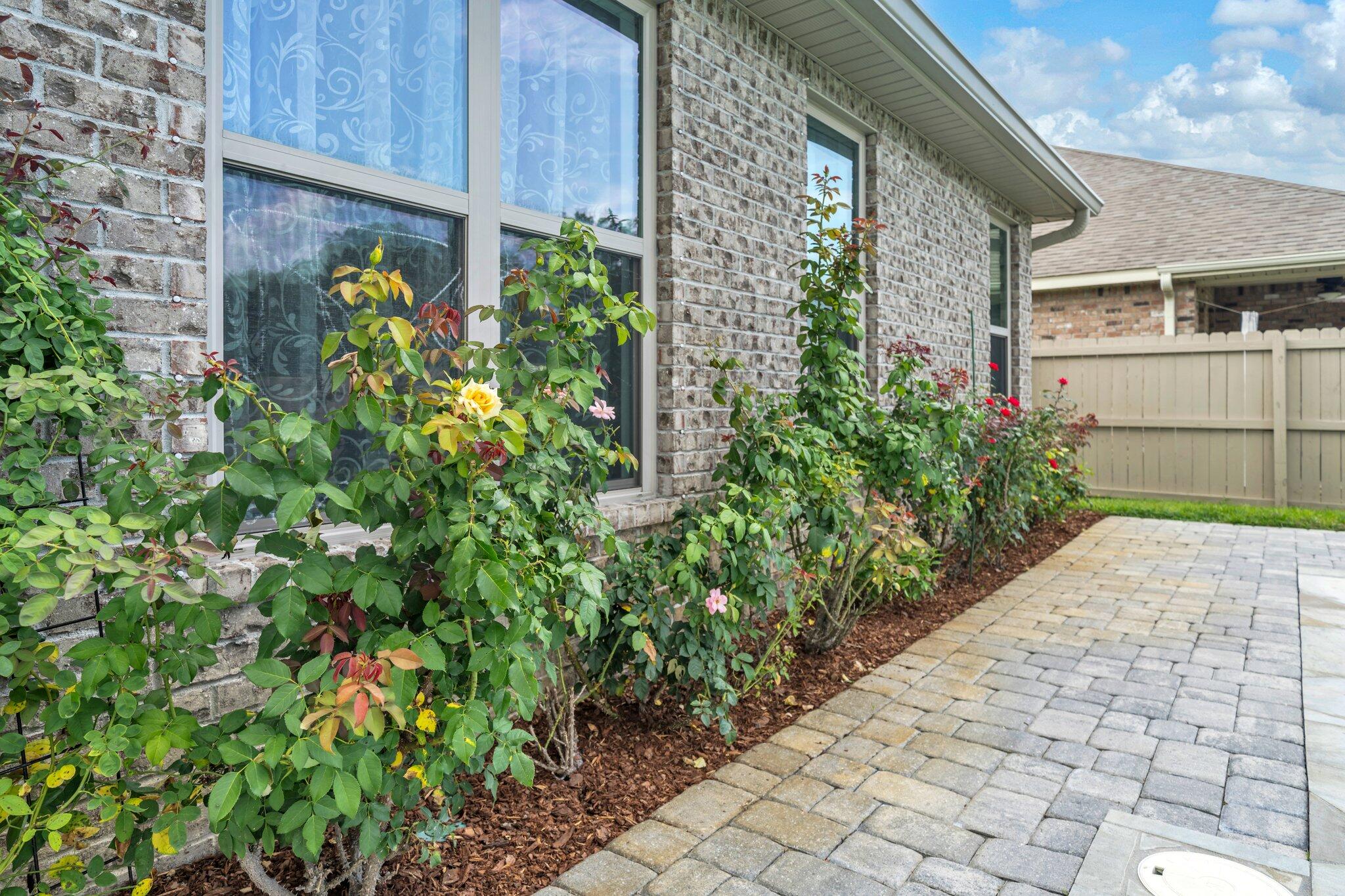 CREDENCE CROSSING - Residential