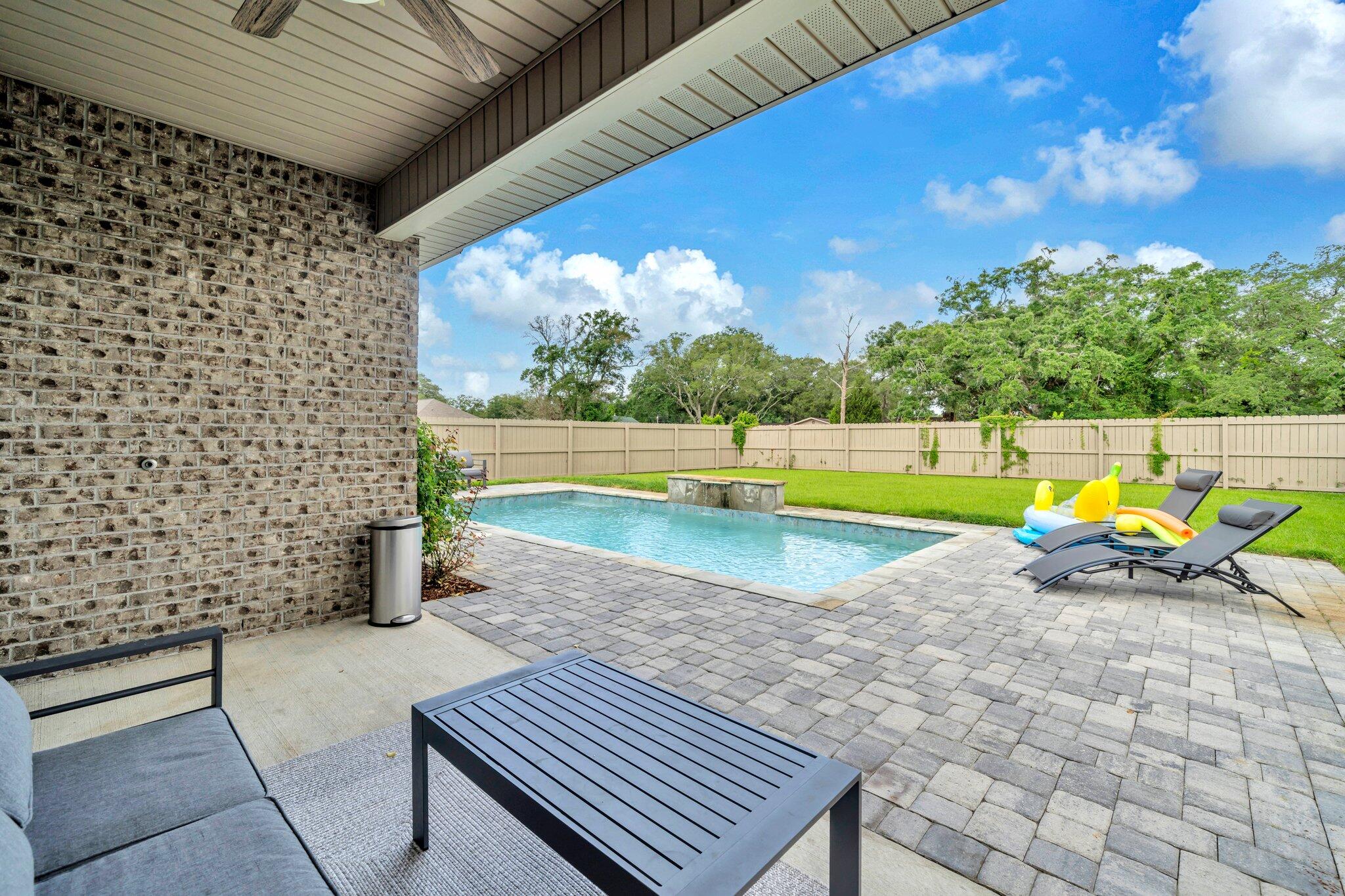 CREDENCE CROSSING - Residential