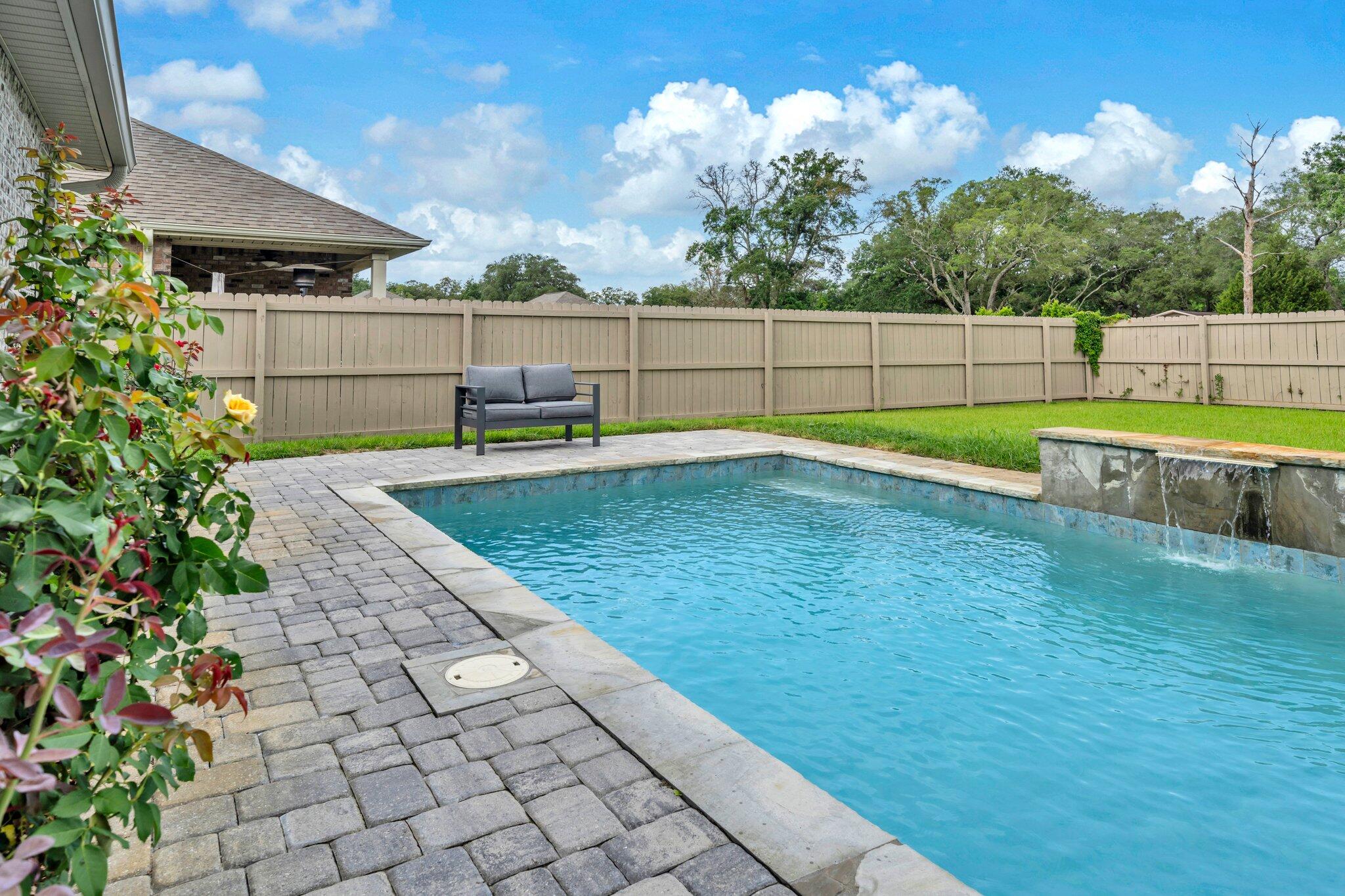 CREDENCE CROSSING - Residential