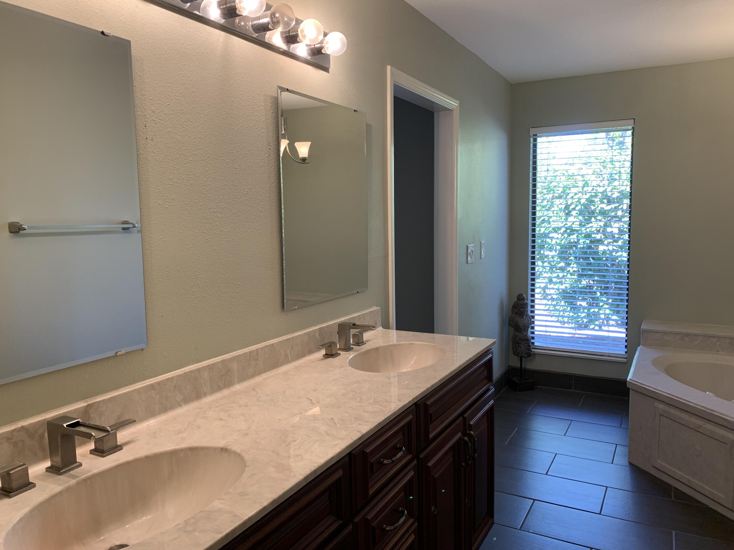 GOLF VIEW - Residential