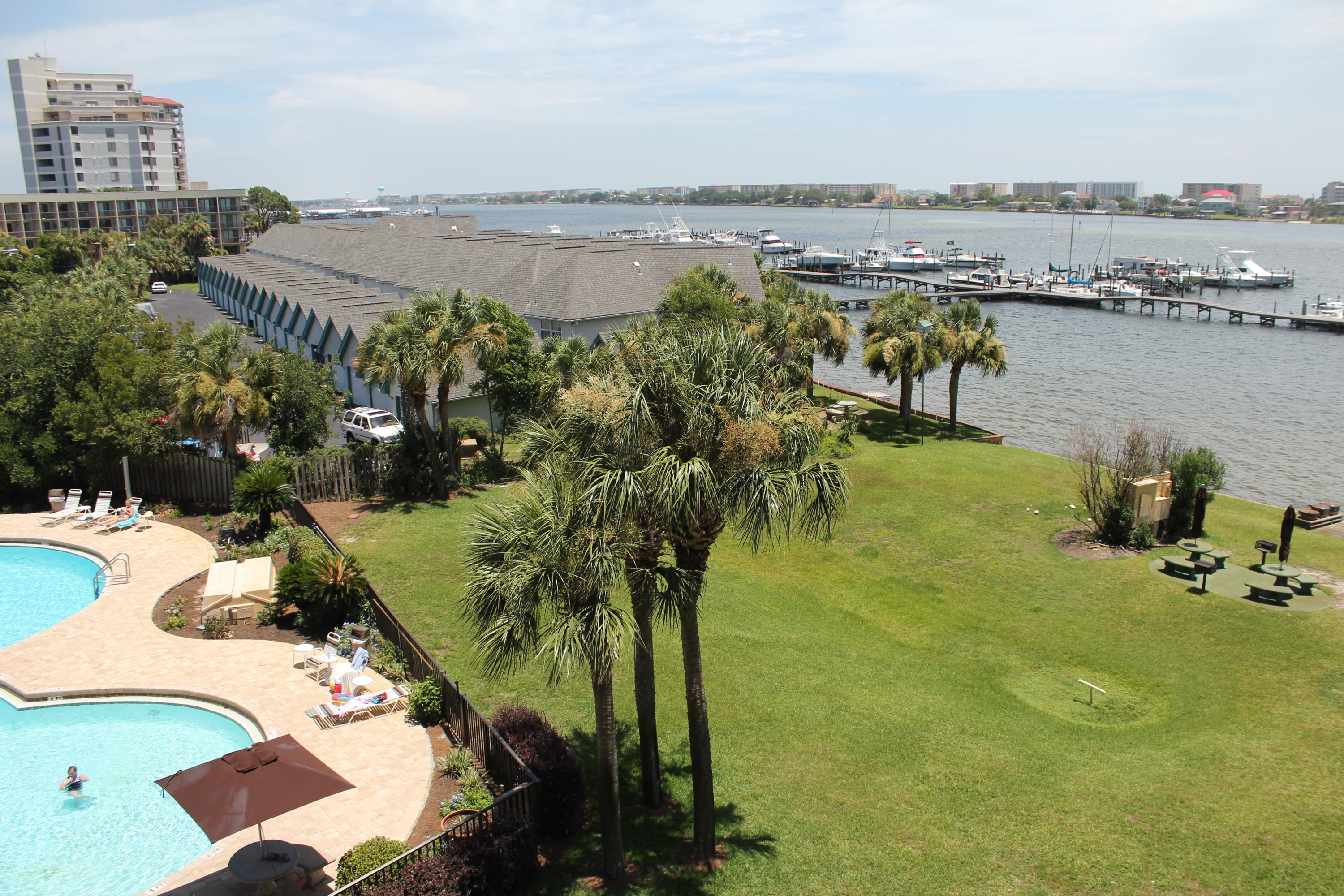 PIRATES BAY PH 1 - Residential