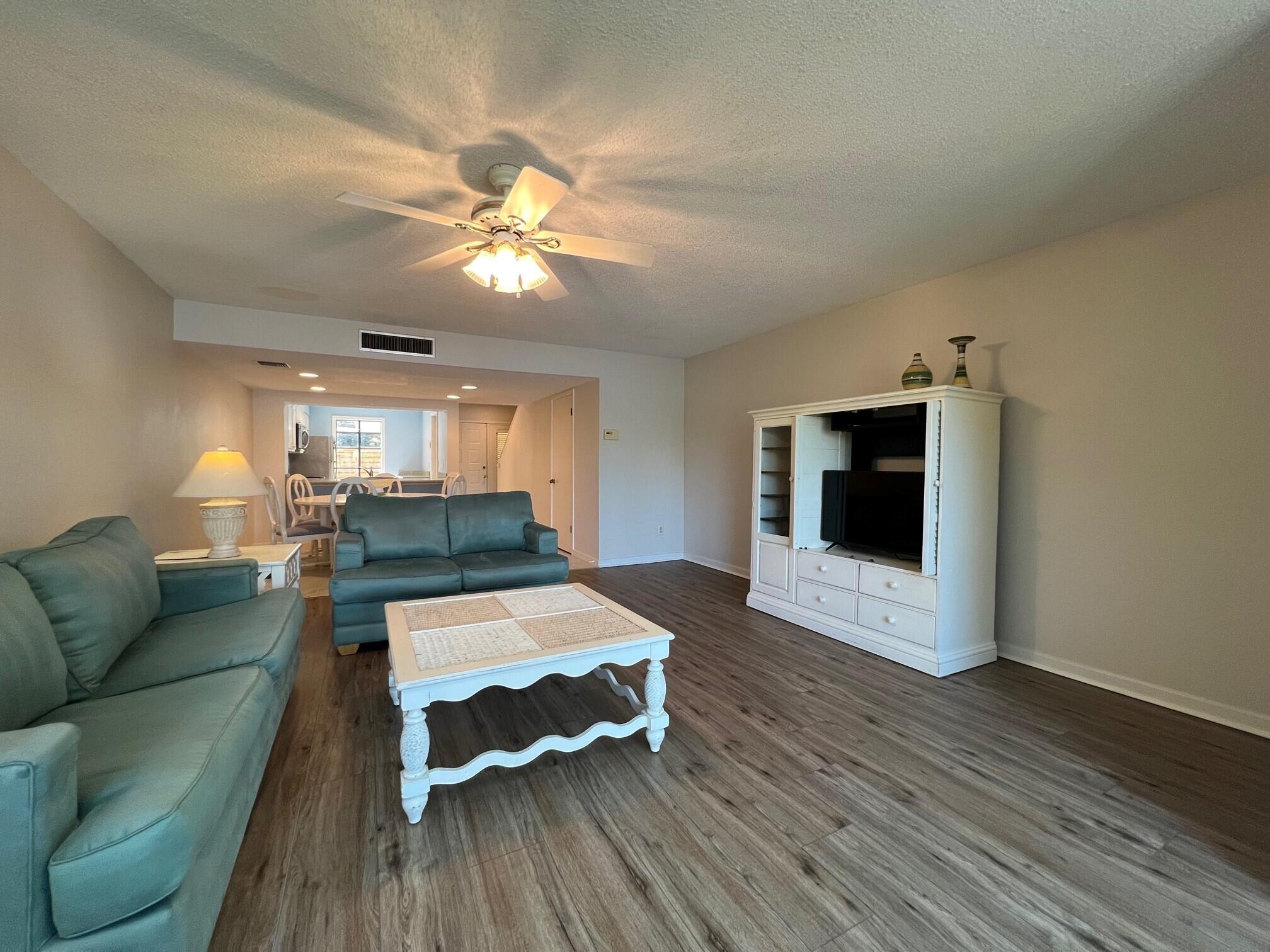 BEACHWALK VILLAS PH 04 - Residential Lease