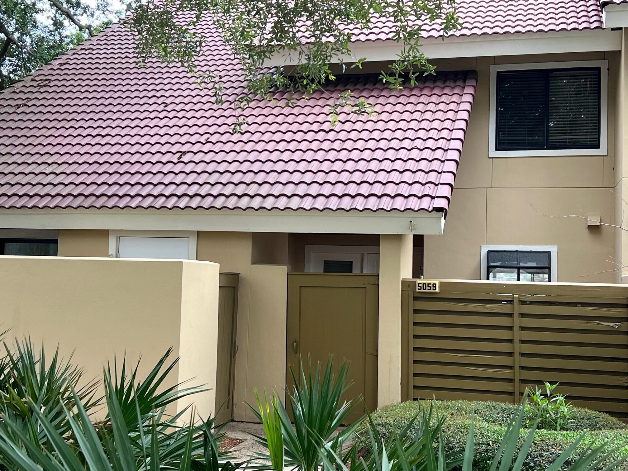 BEACHWALK VILLAS PH 04 - Residential Lease