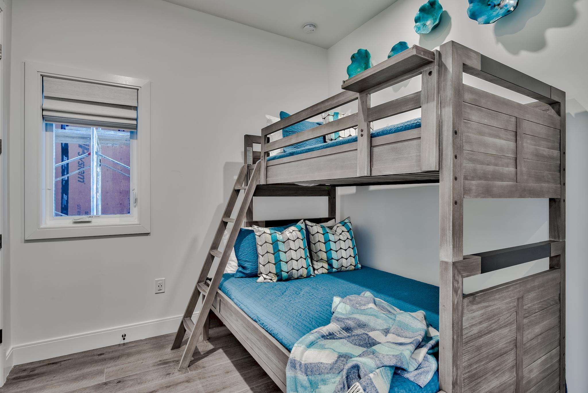 CREST DEVELOPMENT - Residential