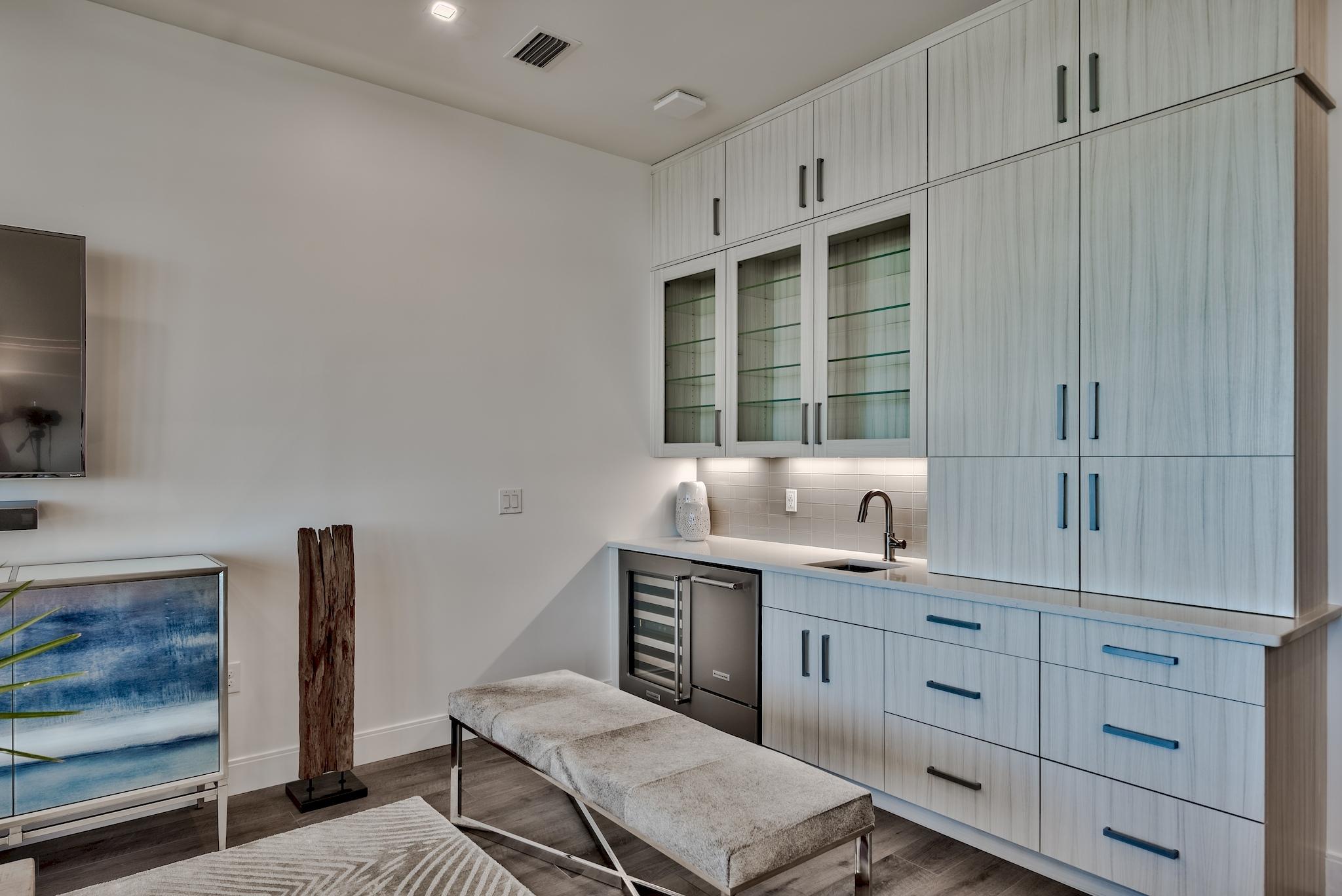 CREST DEVELOPMENT - Residential