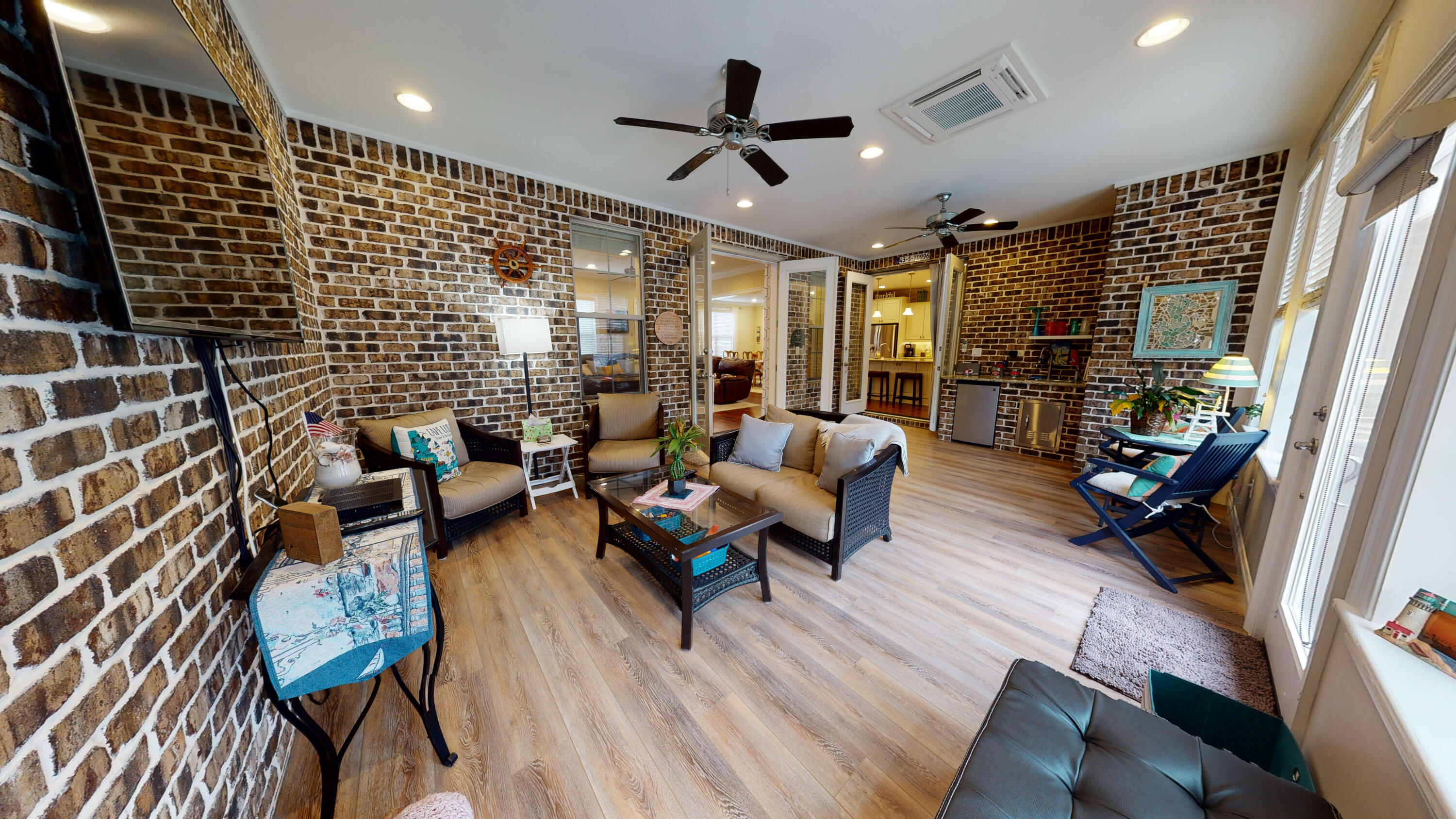 THE STABLES AT ROCKY BAYOU - Residential