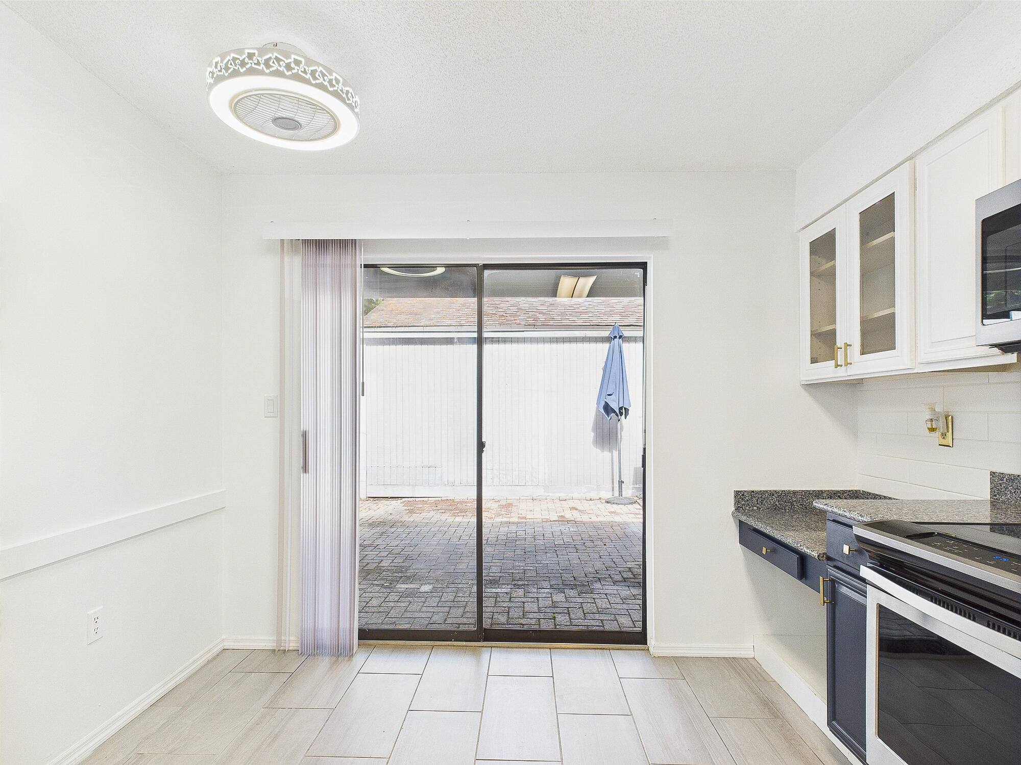 ROYAL OAK VILLAS BLUEWATER BAY - Residential