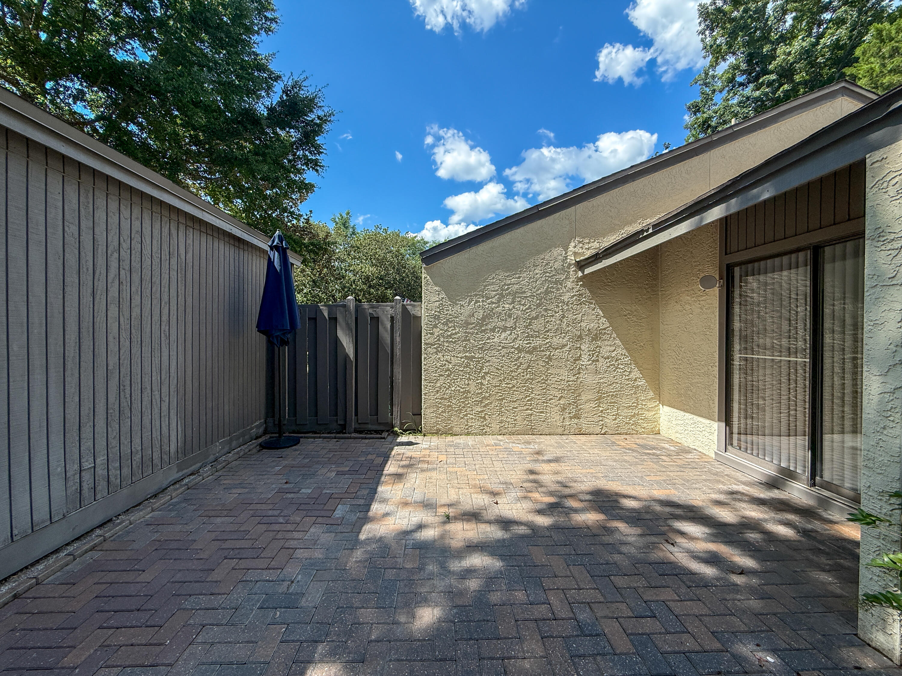 ROYAL OAK VILLAS BLUEWATER BAY - Residential