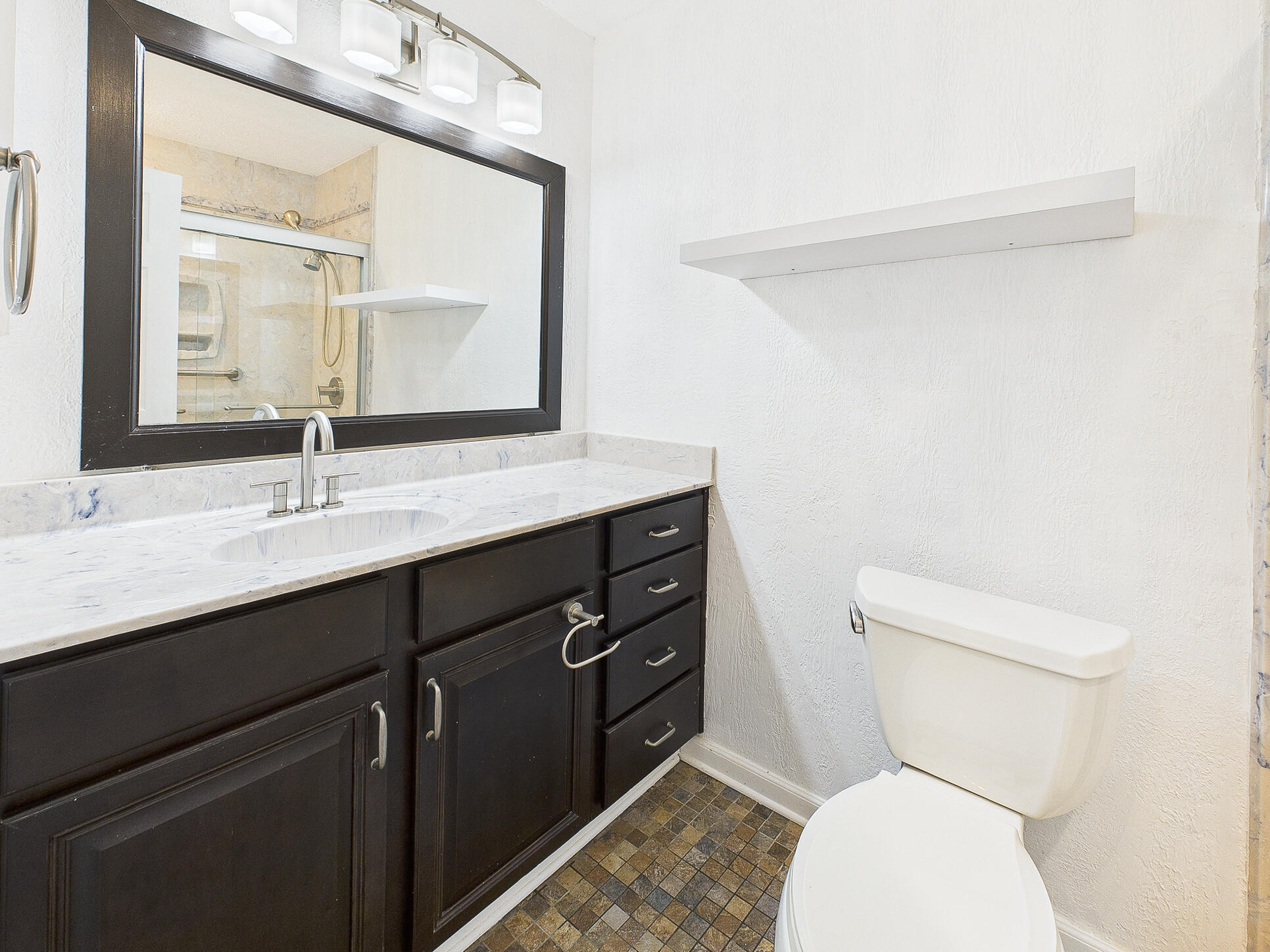 ROYAL OAK VILLAS BLUEWATER BAY - Residential