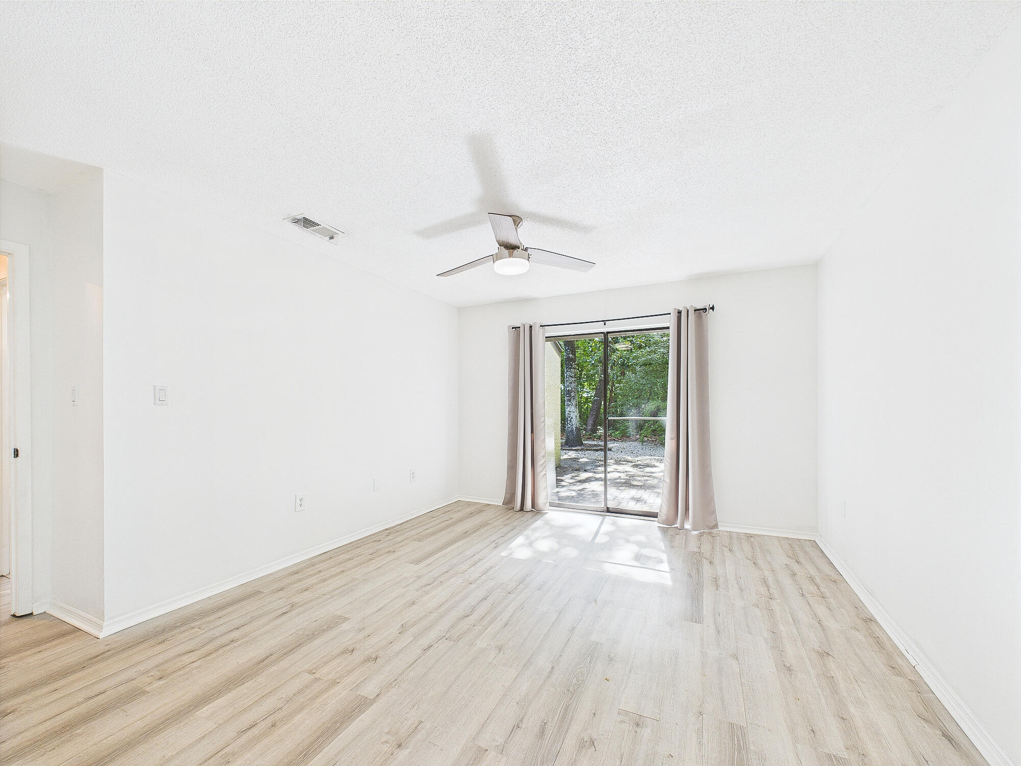 ROYAL OAK VILLAS BLUEWATER BAY - Residential